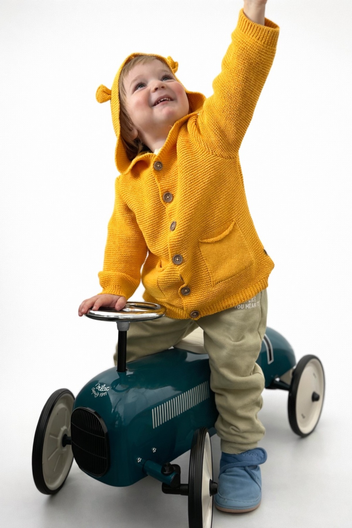 KUEZA KIDS Bebek & Çocuk Kapüşonlu Kulaklı Düğmeli Cepli Pamuklu Triko Hırka fotoğrafı 6 (önizleme)