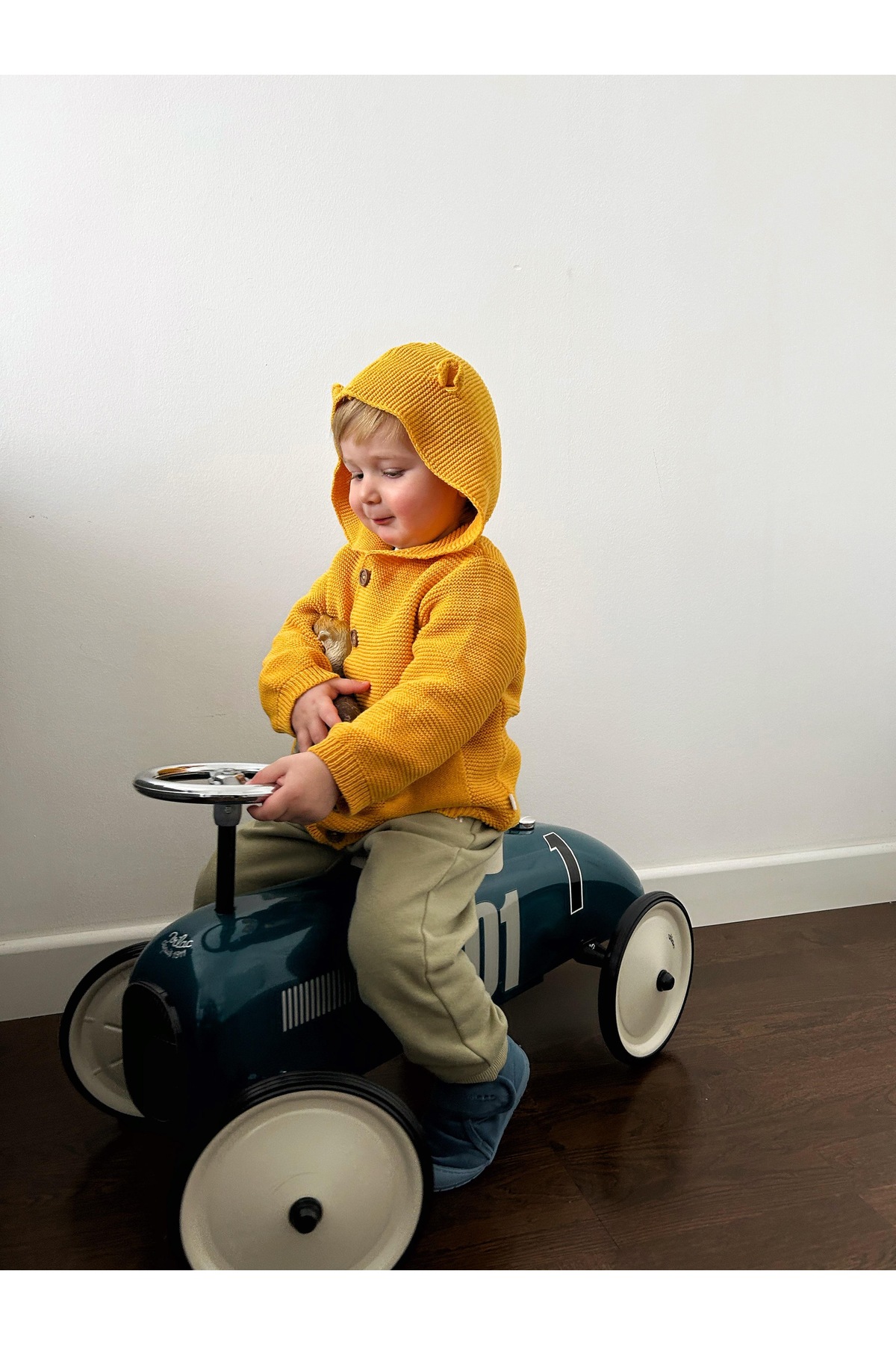 KUEZA KIDS Bebek & Çocuk Kapüşonlu Kulaklı Düğmeli Cepli Pamuklu Triko Hırka fotoğrafı 2 (önizleme)