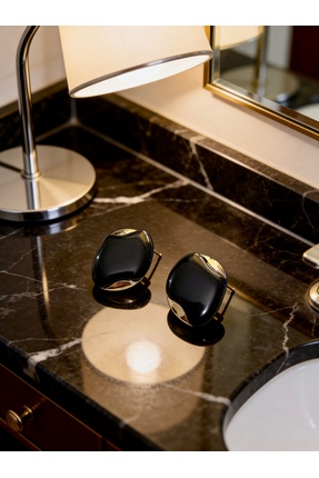 ayoljewelry Gold Detaylı Siyah Elips Çelik Küpe