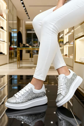 Ticen Simli Gümüş Kadın Sneaker Ayakkabı – Kalın Taban, Şık & Modern Tasarım