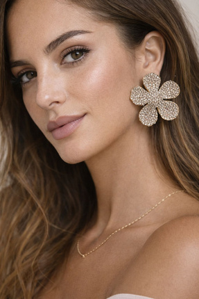 Marca Accessories Taşlı Çiçek Formlu Altın Kaplama Klips Küpe