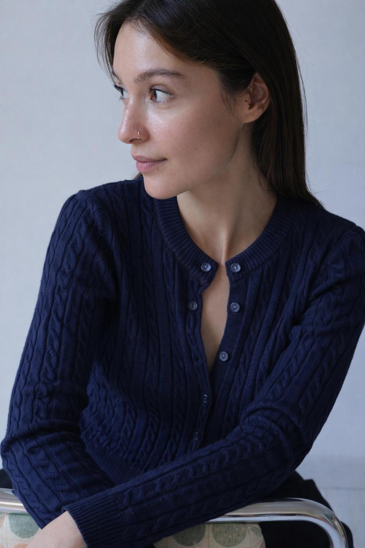 Butik  Una Fiaba- Lacivert Renk Saç Örgü Düğmeli Kadın Triko Hırka - Görsel 4