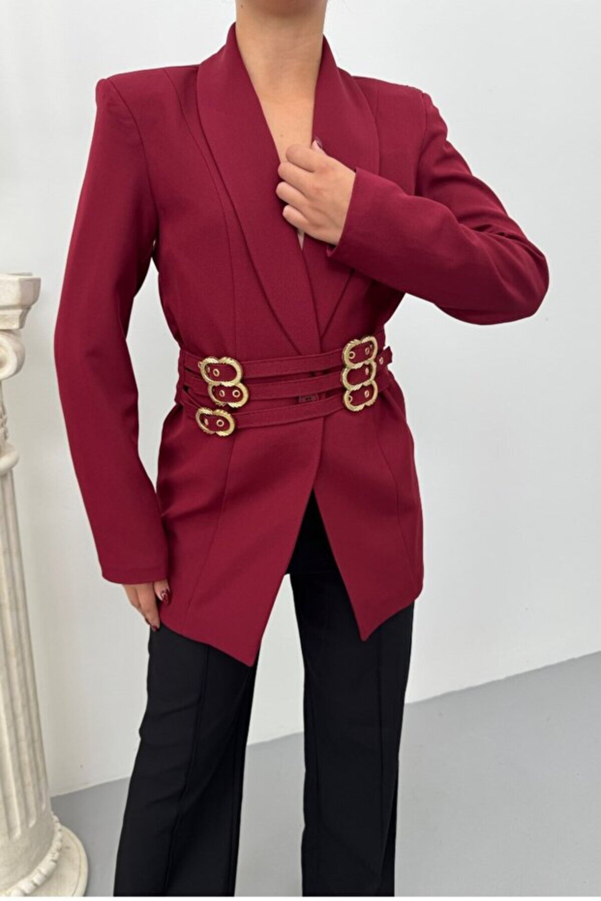Women's Blazer with Gold Buckle Belt - Görsel 6