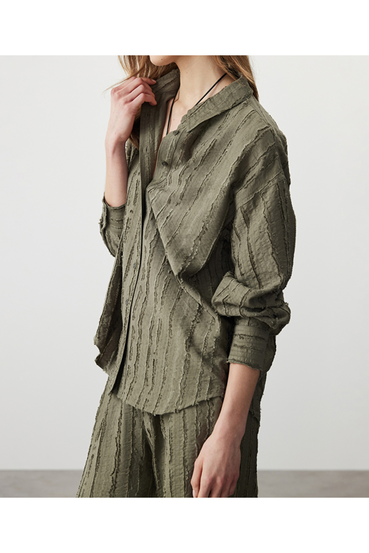 MISS IPEKYOL  Dokulu düşük omuz gömlek