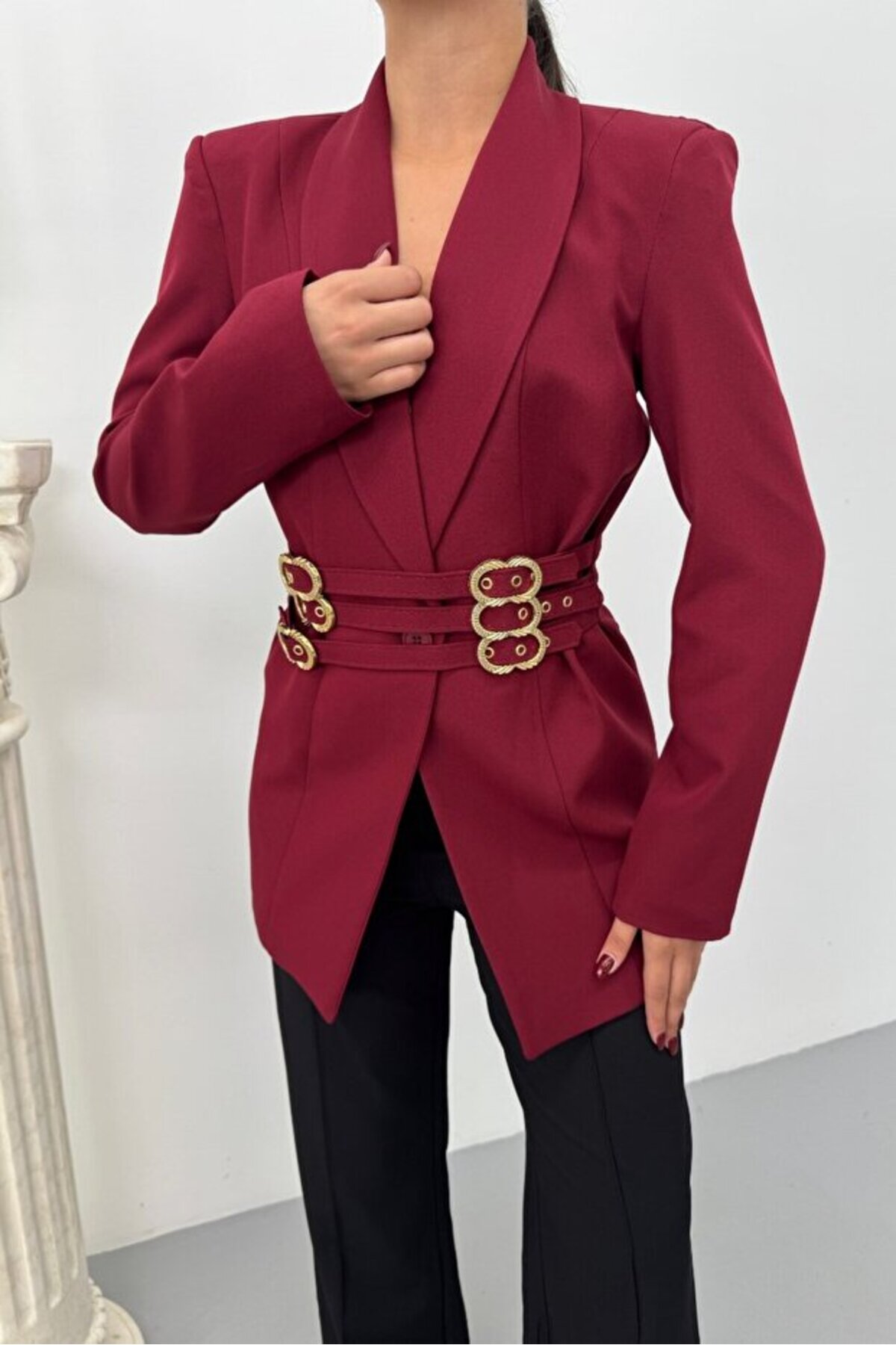 Women's Blazer with Gold Buckle Belt - Görsel 7