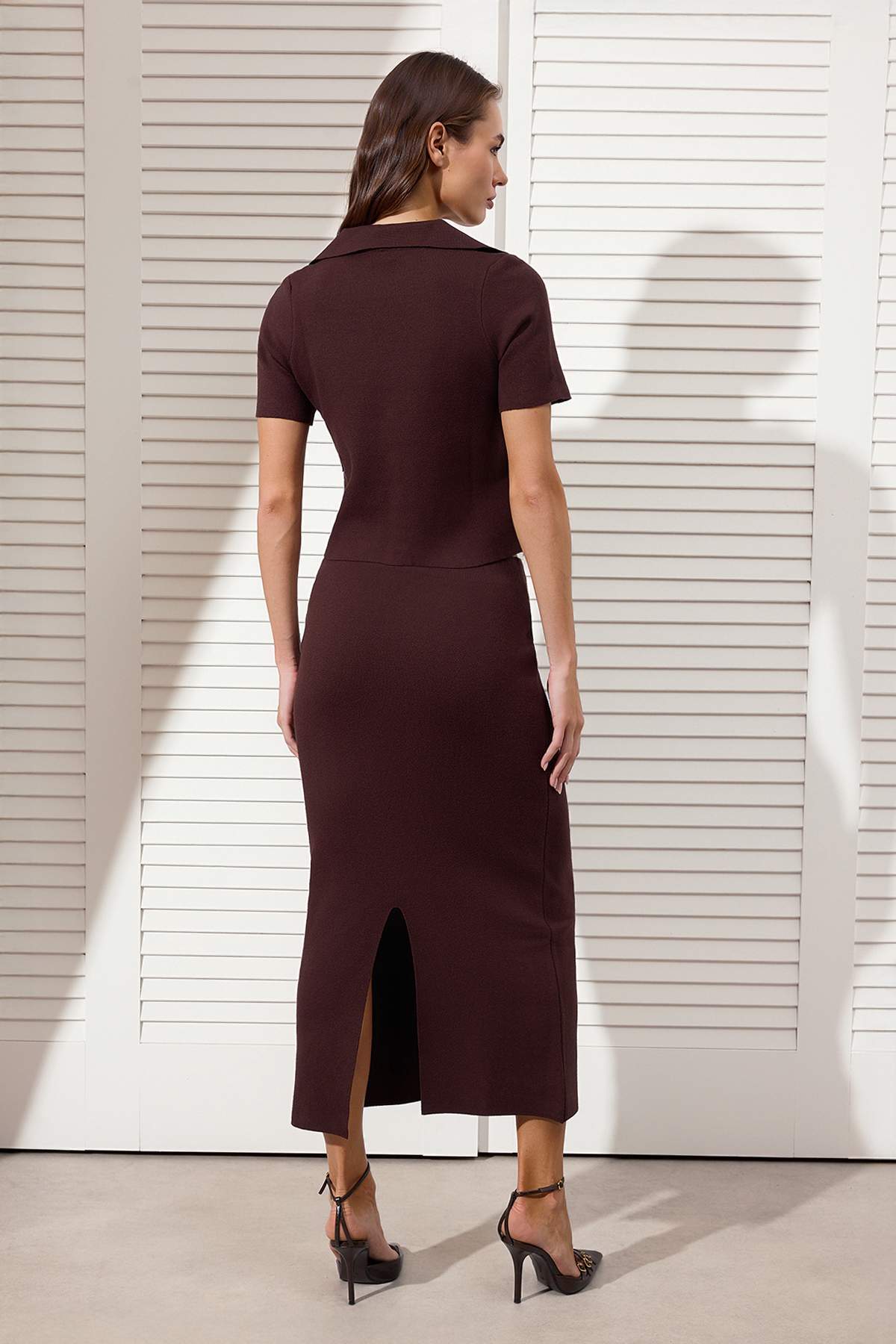 Trendyolmilla  Kahverengi Premium İplik Düğme Detaylı Ceket Triko Alt - Üst Takım TWOSS26AU00020 - Görsel 4