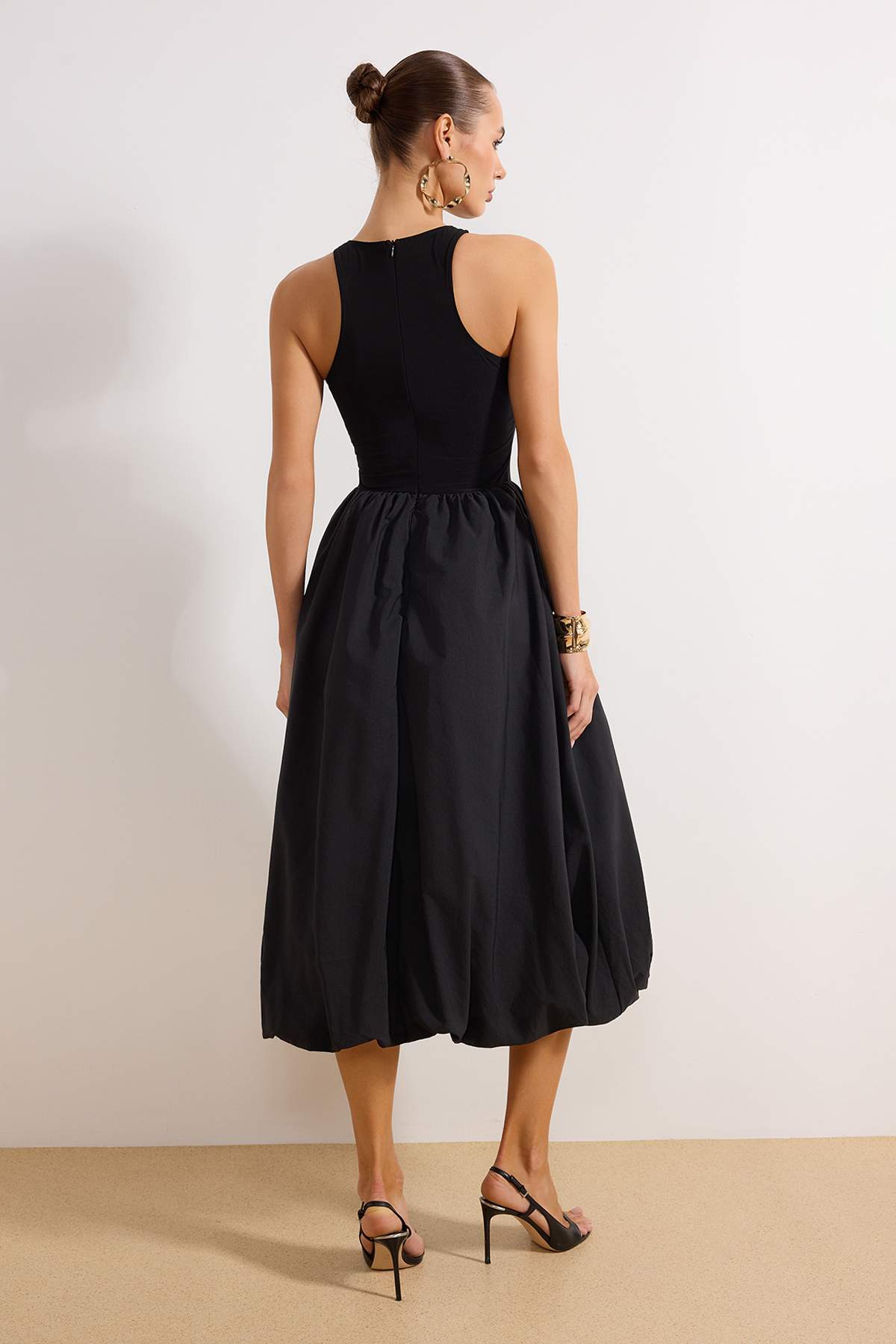 Trendyolmilla  Siyah Üst Beden Etek Kısmı Balon Poplin Abiye Gece Mezuniyet Elbisesi TPRAW25EL00016 - Görsel 4