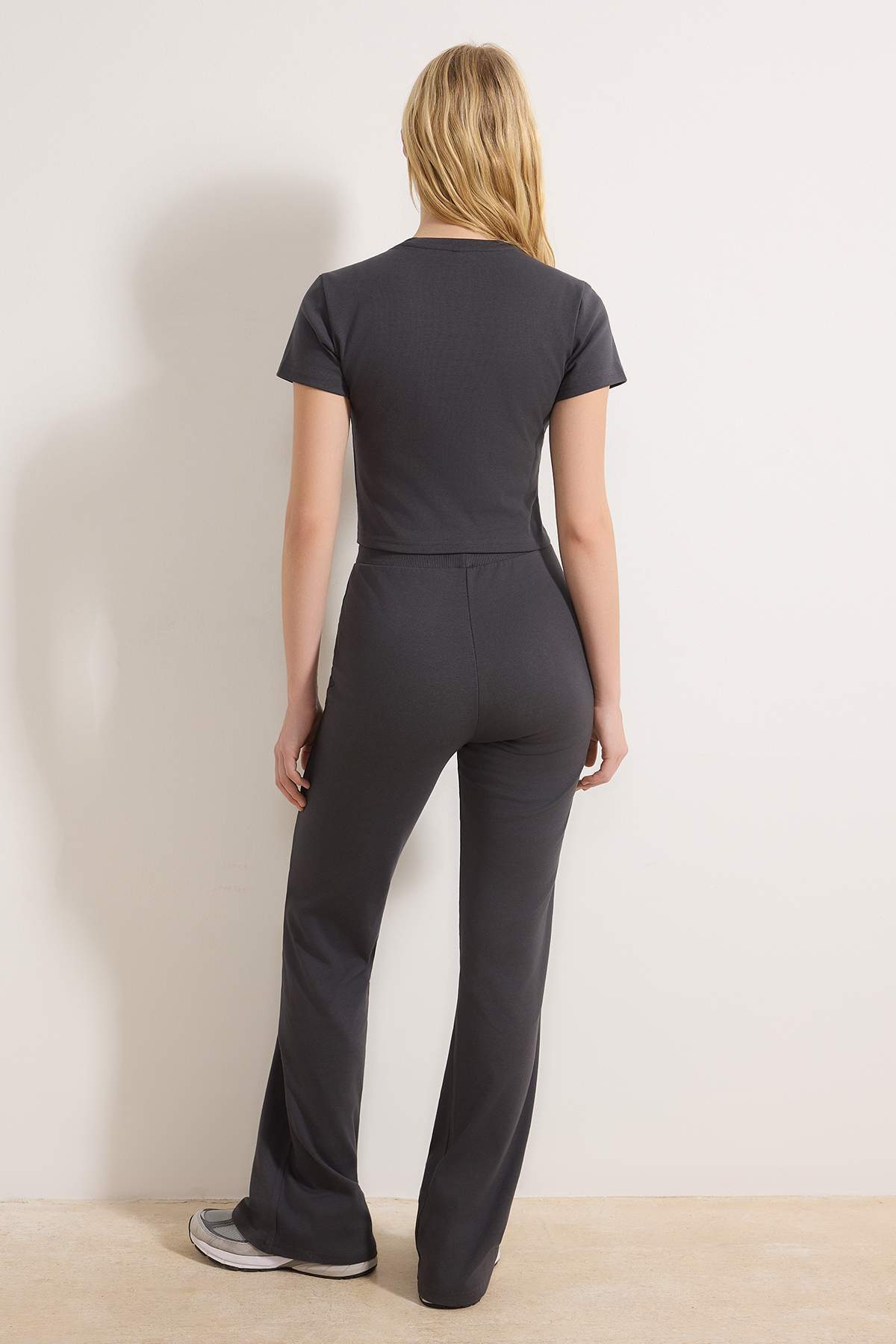 Trendyolmilla  Antrasit Fitted/Vücuda Oturan Esnek Örme Örme Alt - Üst Takım TWOSS25AU00053 - Görsel 4