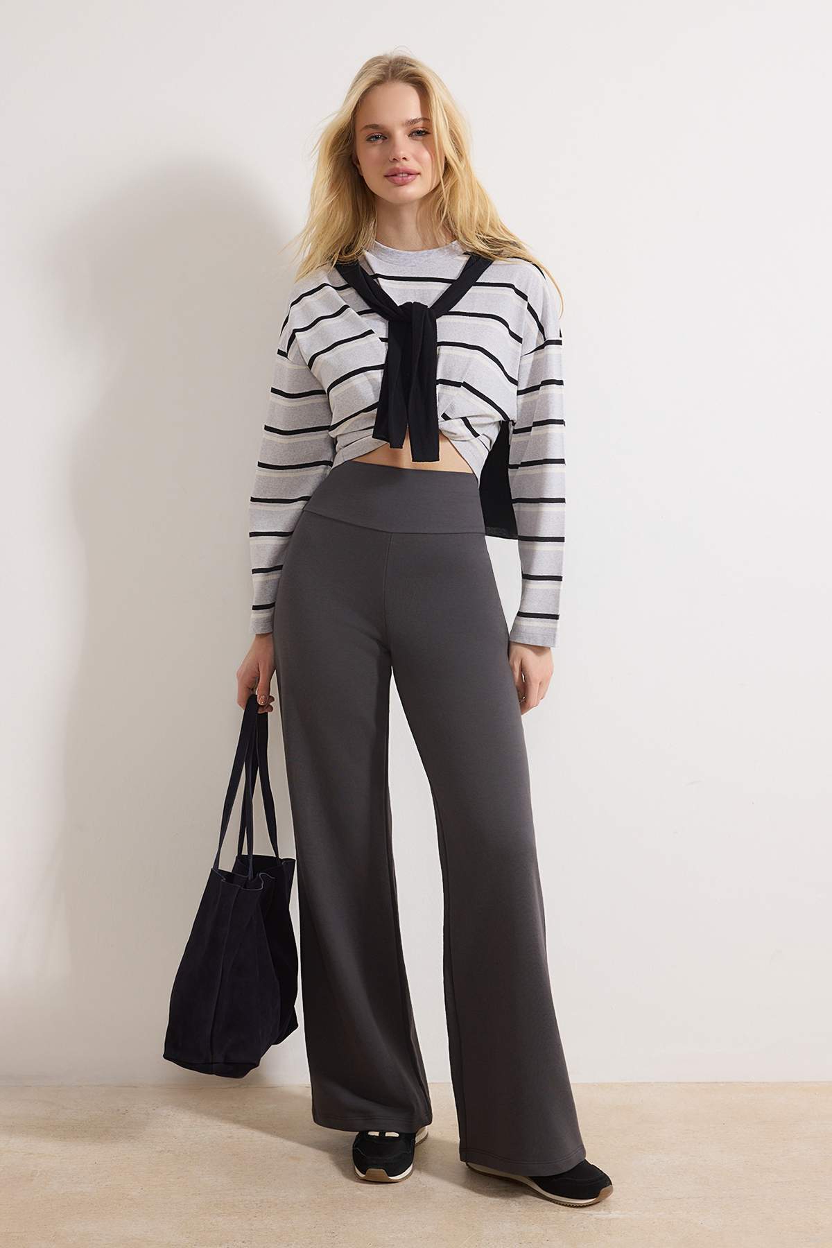 Trendyolmilla  Antrasit Ince Ekstra Yüksek Bel Wide Leg/Geniş Kesim Pantolon TWOAW25PL00026