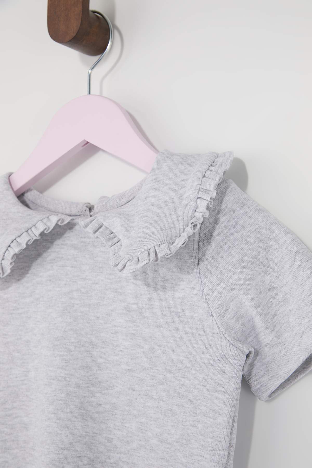 Trendyolmilla  Gri Melanj Bebe Yaka Kız Çocuk Düz Örme Bayramlık Alt - Üst Takım TKDSS26AU00004 - Görsel 3