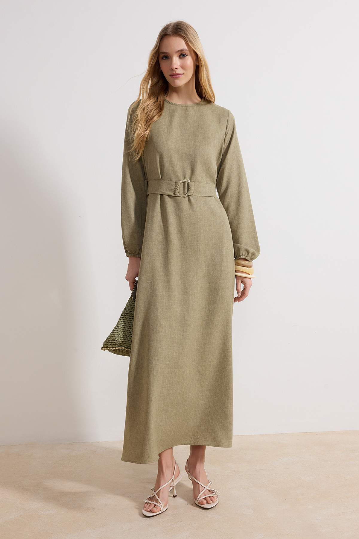 Trendyol Modest Khaki sukienka z tkaniny z paskiem TCTSS25EB00096
