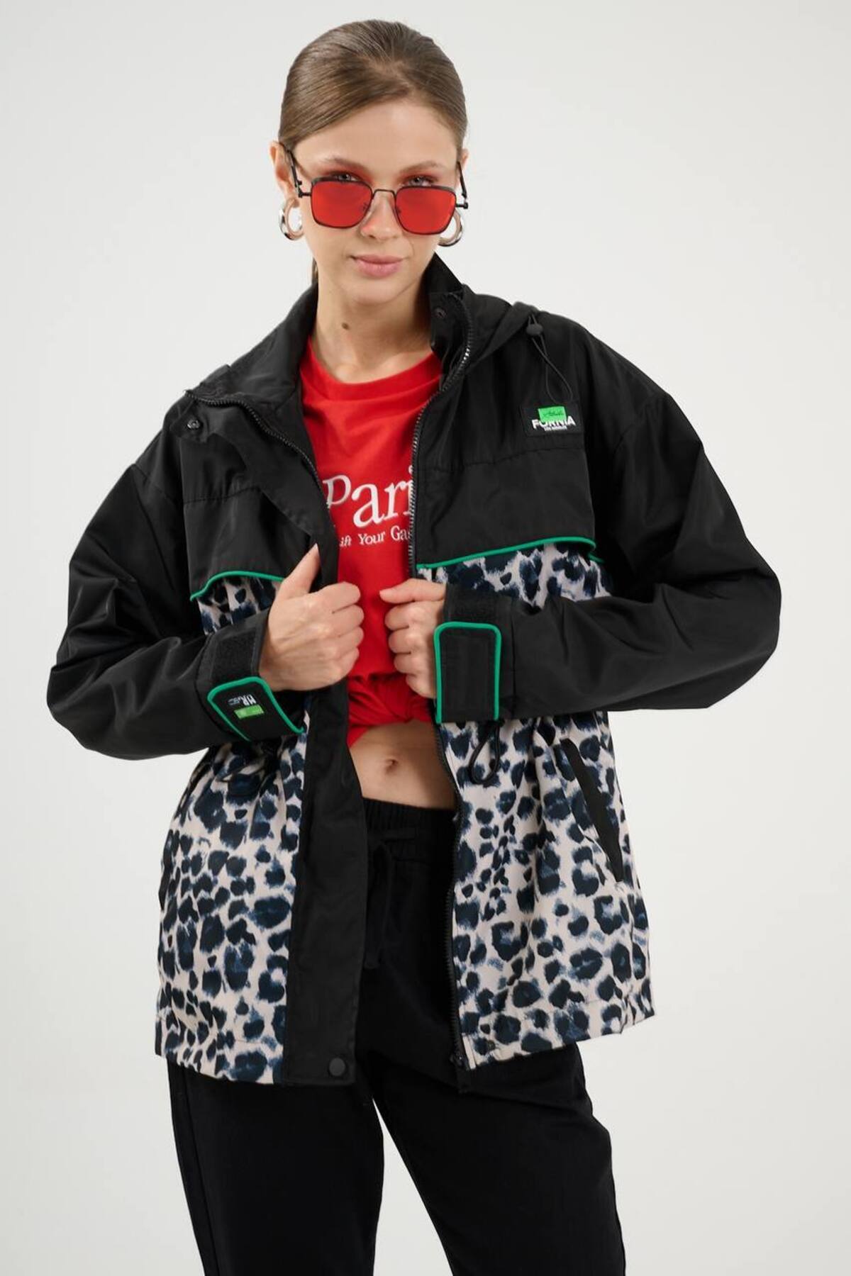 MATTİMODA  Kadın Siyah Leopar Desenli Kapüşonlu Yağmurluk - Görsel 2