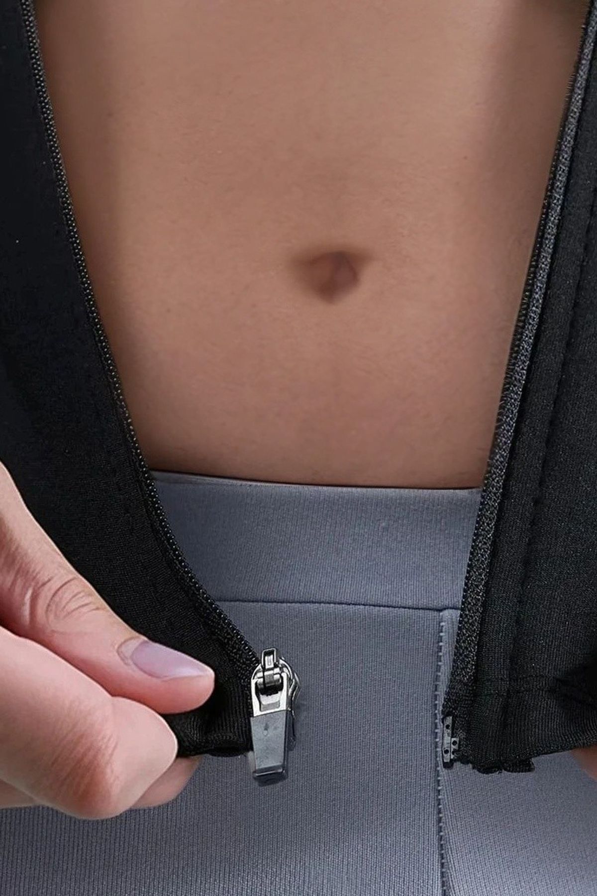 Hiccup  Dar Kesim Örme Dik Yaka Fermuarlı Aktif Üst - Görsel 8