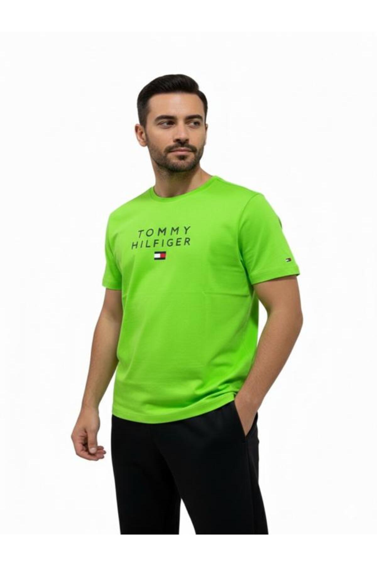 تامی هیلفیگر تی‌شرت مردانه طرح لوگو گلدوزی شده روی سینه از جنس پنبه ارگانیک سایز معمولی