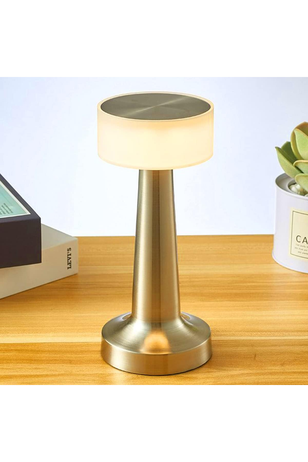 مصباح طاولة بار لاسلكي من النحاس بإضاءة دافئة