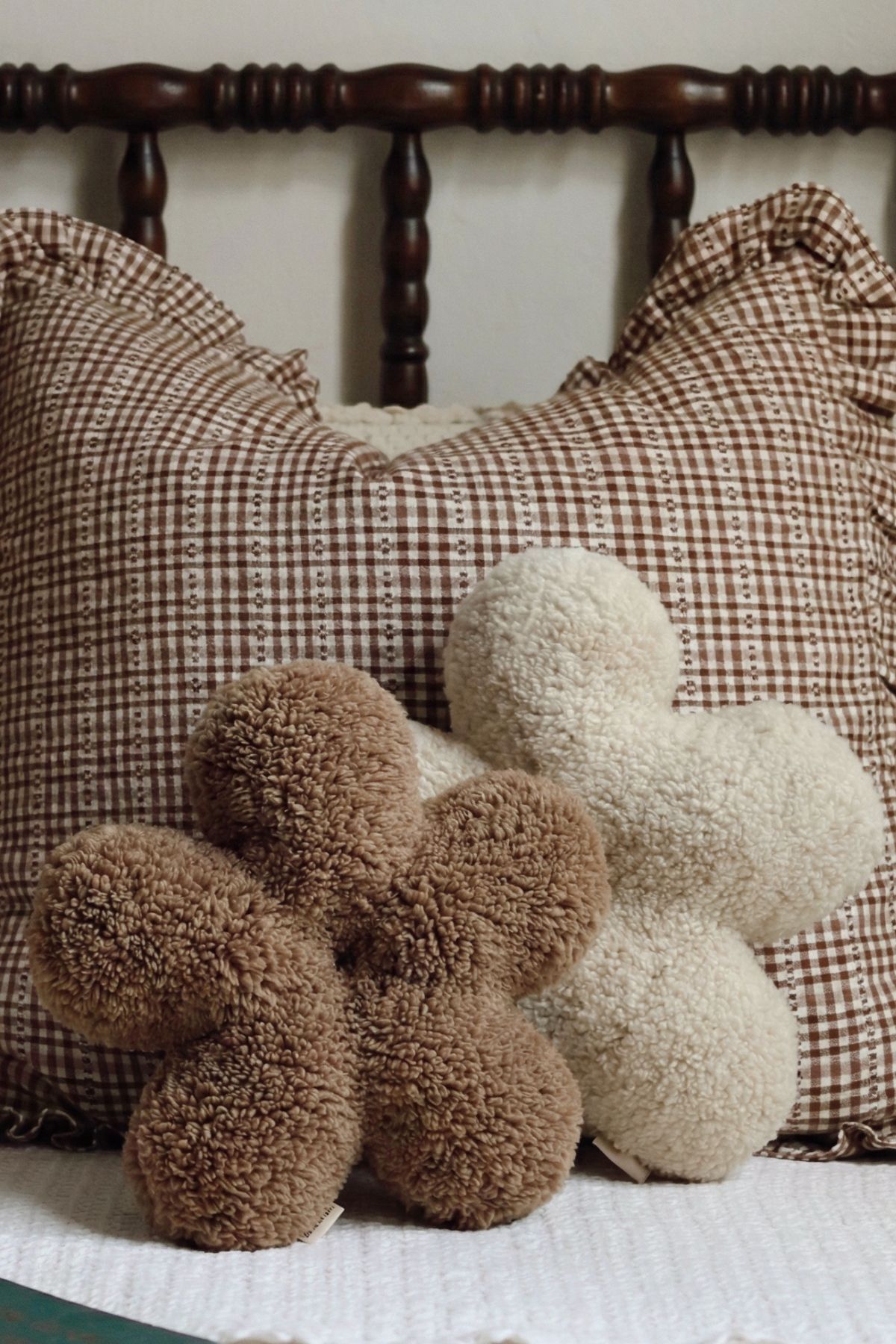 vivimade Flowers Bebek Çocuk Odası Çiçek Yastık fotoğrafı 3 (önizleme)