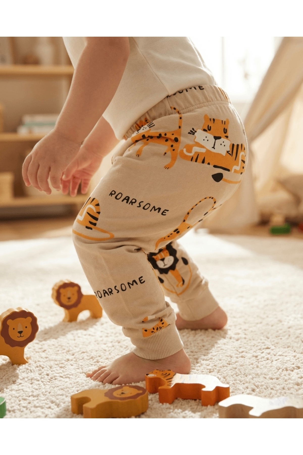 Store Kaplan Baskılı Erkek Bebek Eşofman Takımı fotoğrafı 4 (önizleme)