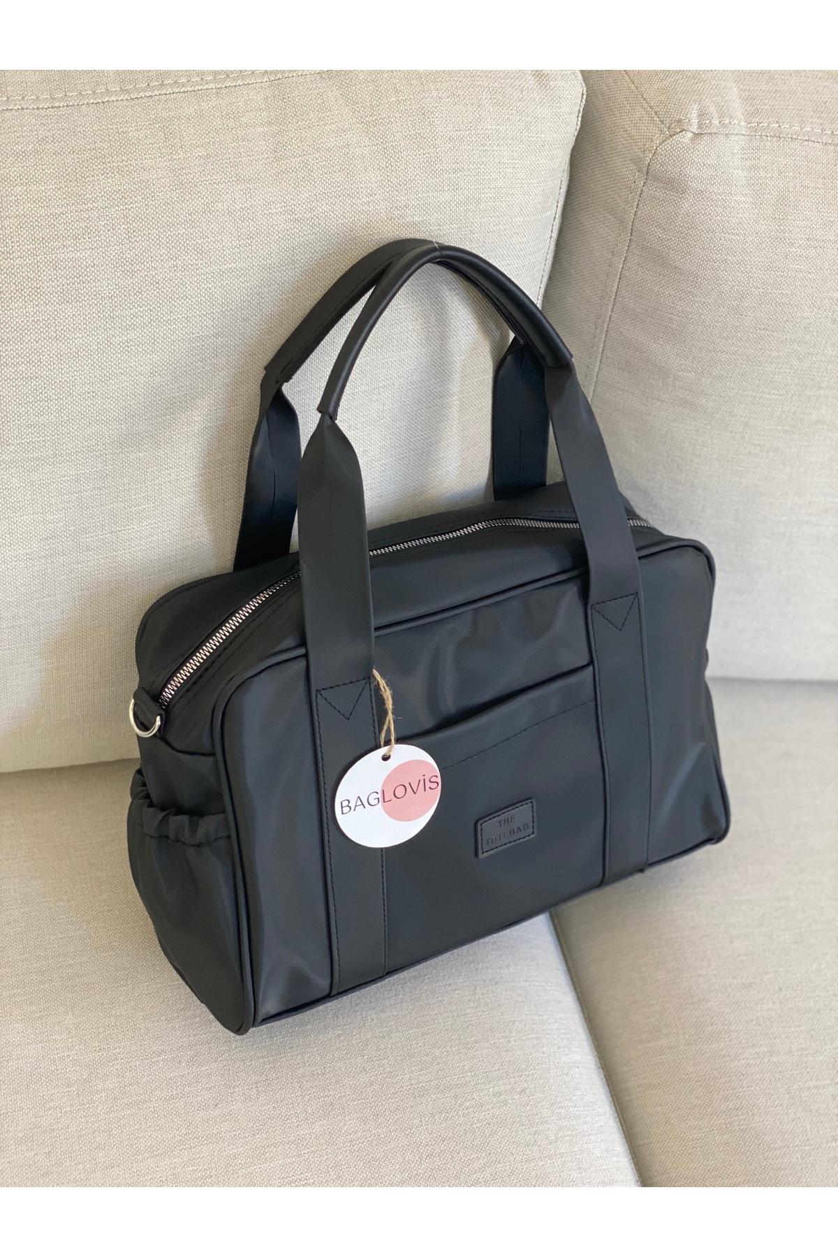 SATIN MEDIUM SIZED BAG WITH INNER LINING WITH FRONT AND SIDE POCKET DETAILS