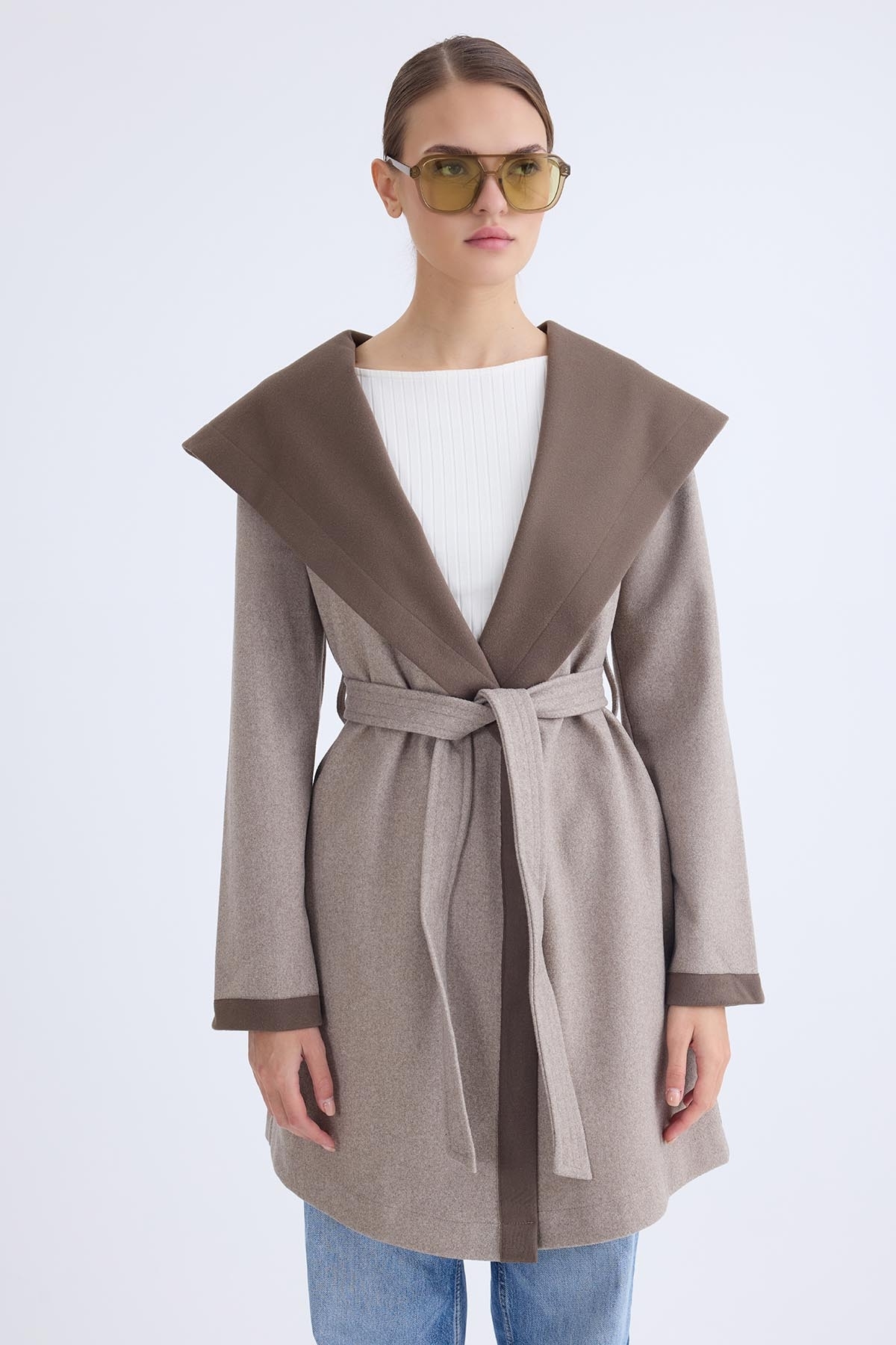 Vitrin  Kapüşonlu Beli Kuşaklı Kaşe Kaban - Görsel 4