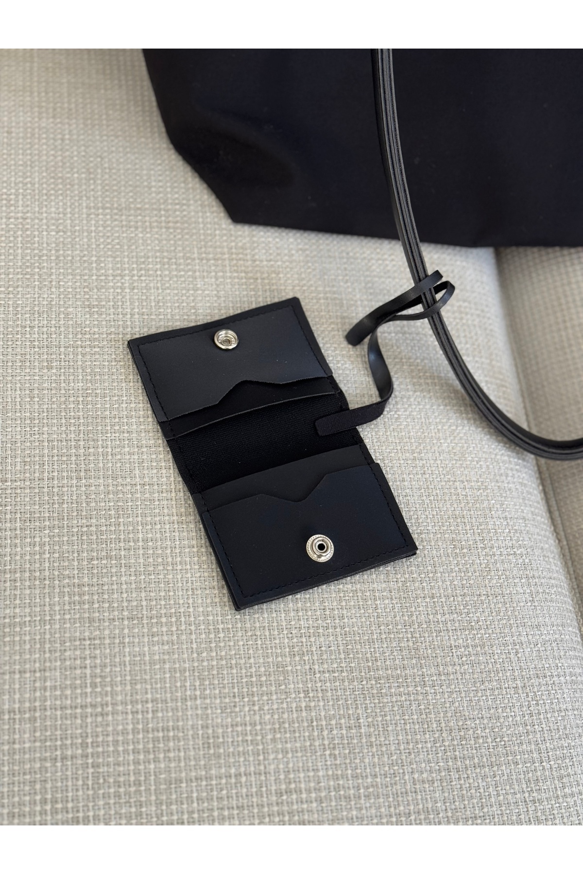 BAGLOVİS  KARTLIK SALLANTILI SALAŞ KADIN OMUZ ÇANTASI EN42 BOY28 - Görsel 7