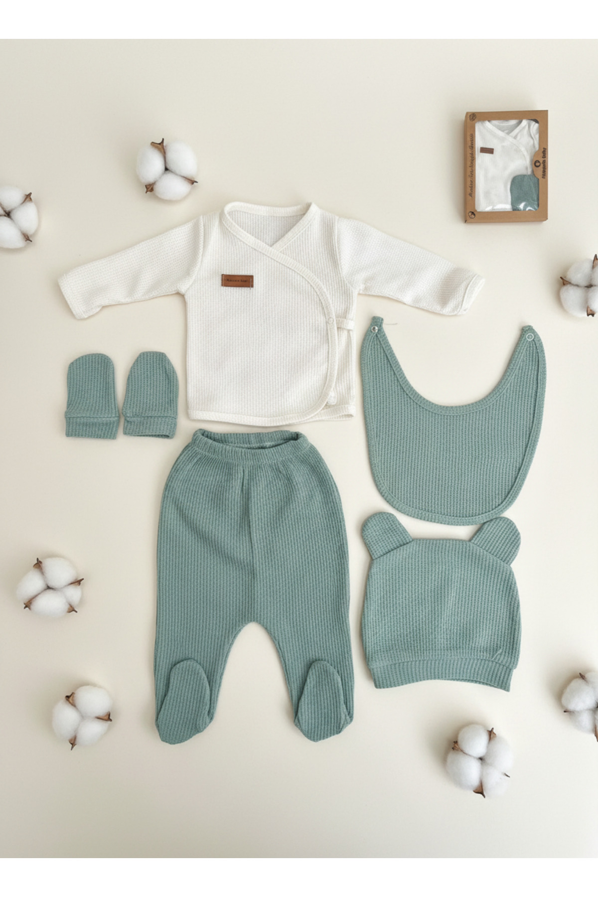 Mai Perla Waffle Kumaş Organik Pamuk Ayıcık Kulaklı Şapkalı Kutulu 5’li Hastane Çıkış Seti fotoğrafı 4 (önizleme)