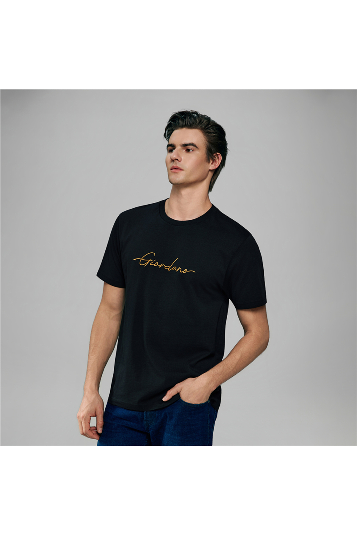 Giordano Men’s Slim Fit Cotton Signature Print Tee