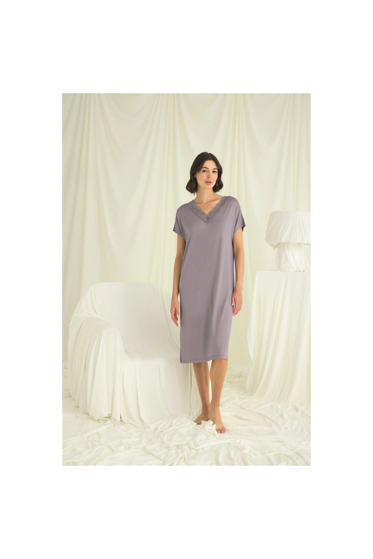 Narnuga Yakası Dantelli Kısa Kollu Gecelik