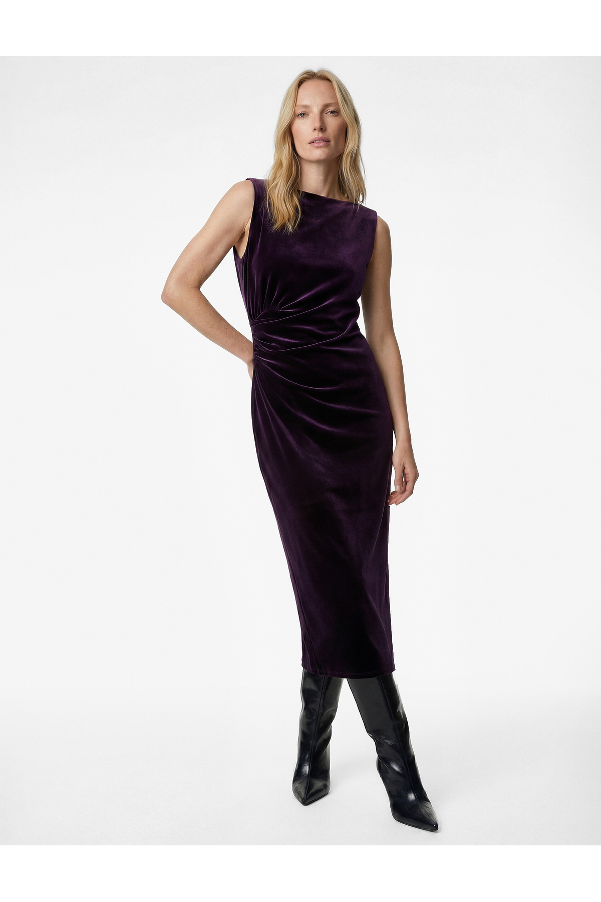 Dik Yaka Slim Fit Kolsuz Drapeli Yırtmaç Detaylı Uzun Bodycon Kadife Elbise