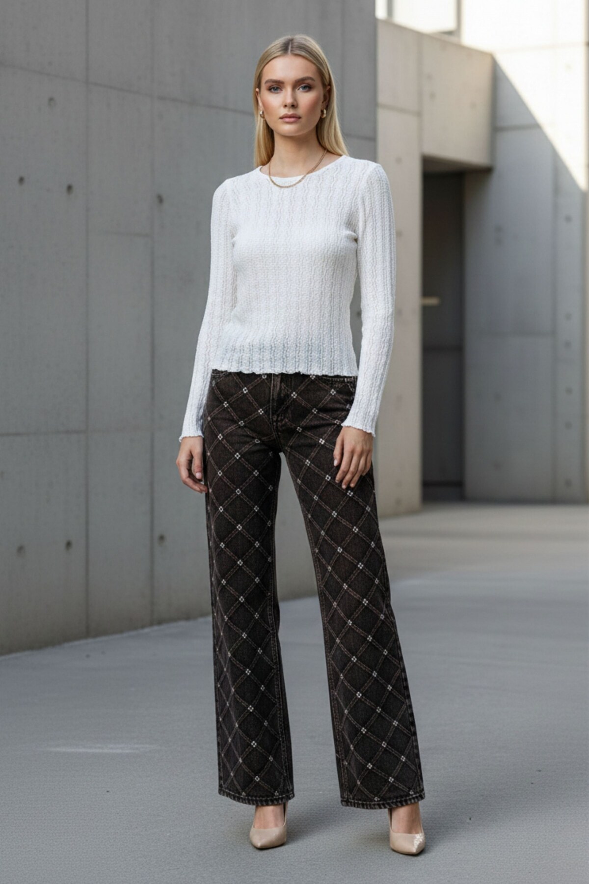 Kübra Tekstil  Kadın Beyaz Bisiklet Yaka Uzun Kollu Slim Fit Basic Dokulu Bluz - Kadın Bluz - Görsel 2