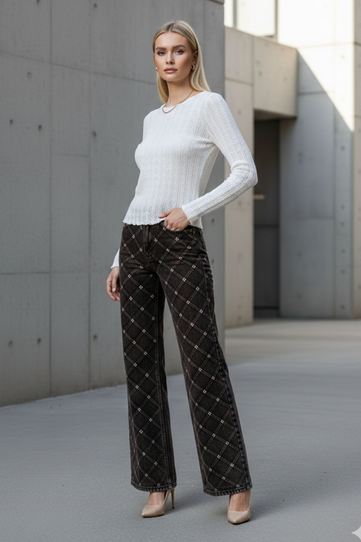 Kübra Tekstil  Kadın Beyaz Bisiklet Yaka Uzun Kollu Slim Fit Basic Dokulu Bluz - Kadın Bluz - Görsel 3