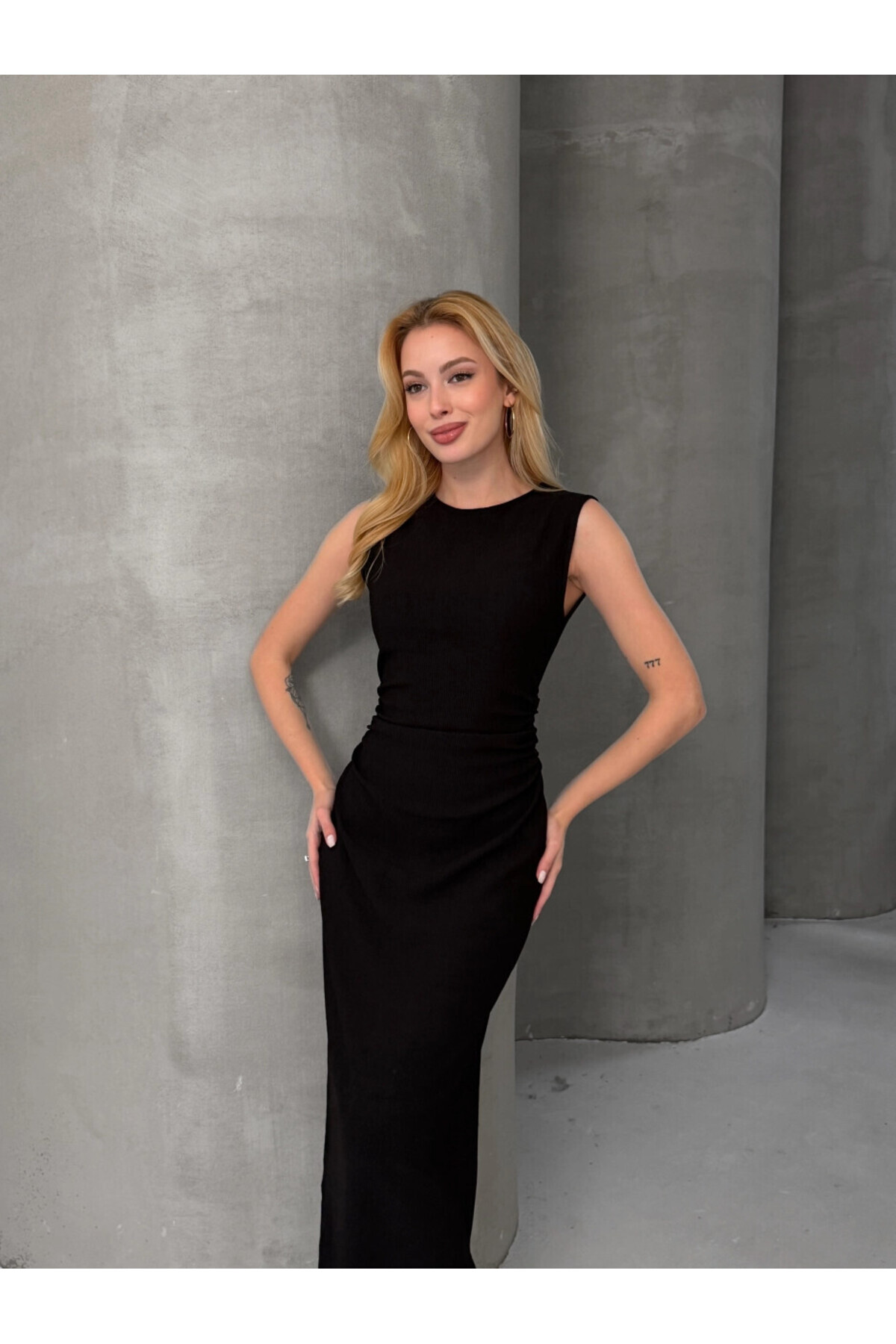 Cool & Sexy  Kolsuz Bisiklet Yaka Yırtmaçlı Uzun Elbise Siyah - Görsel 6