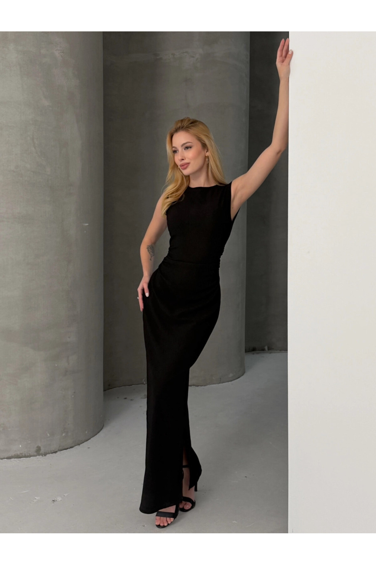 Cool & Sexy  Kolsuz Bisiklet Yaka Yırtmaçlı Uzun Elbise Siyah - Görsel 2