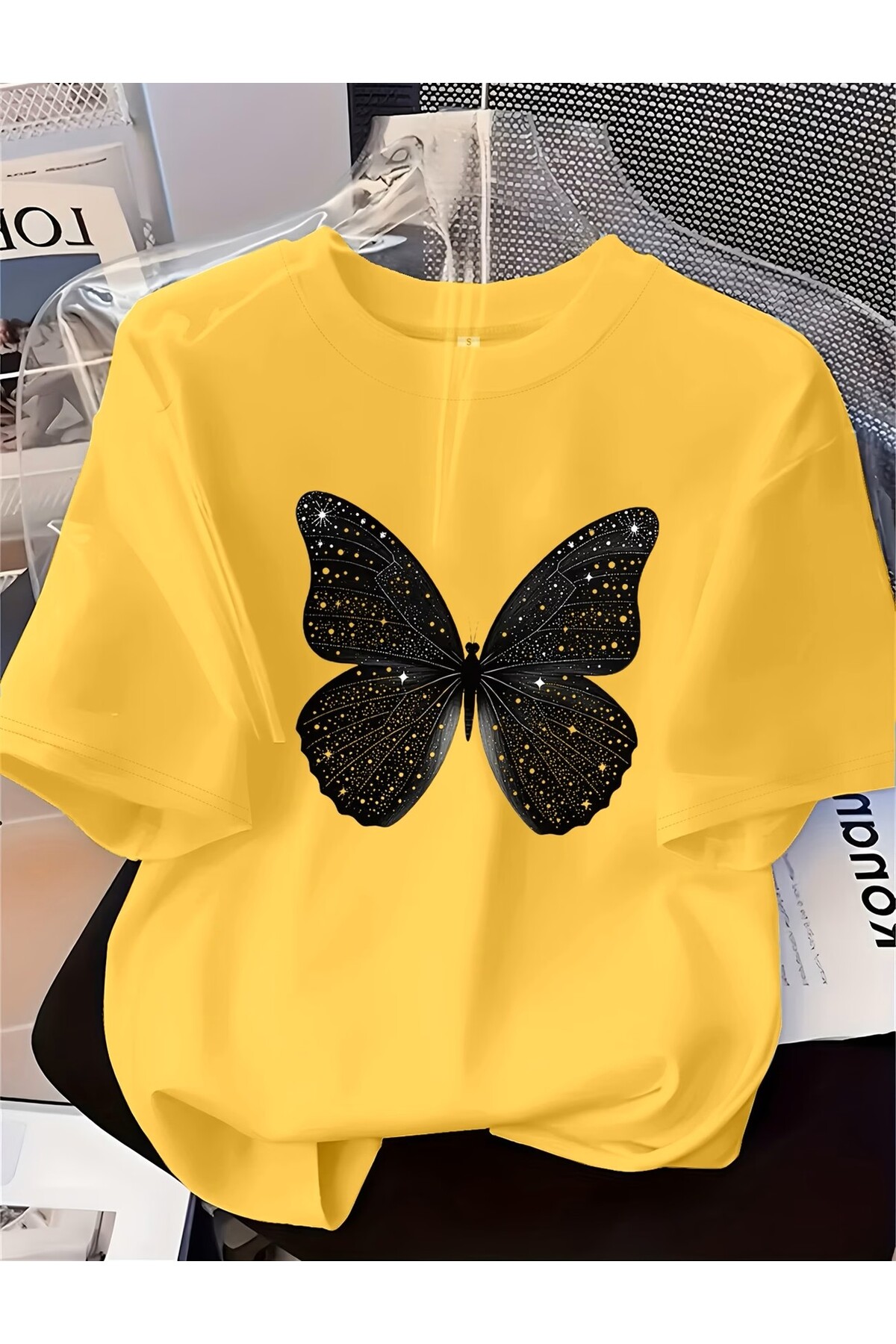 yombaa Parlayan Kelebek Baskılı T-Shirt
