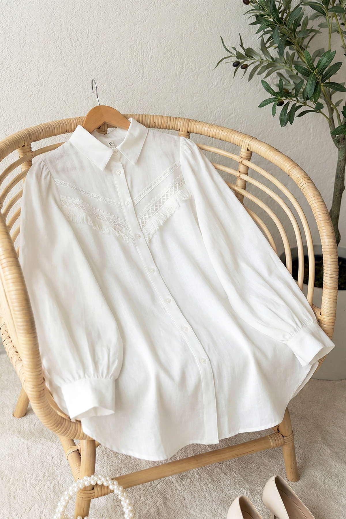 Raw Linen Tassel Detailed Shirt - White