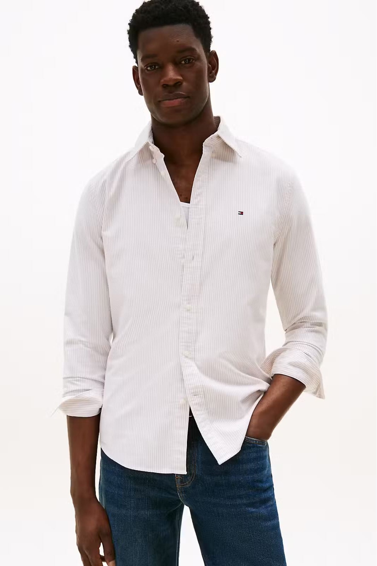 تامی هیلفیگر پیراهن مردانه طرح راه راه آکسفورد Heritage - بژ/سفید