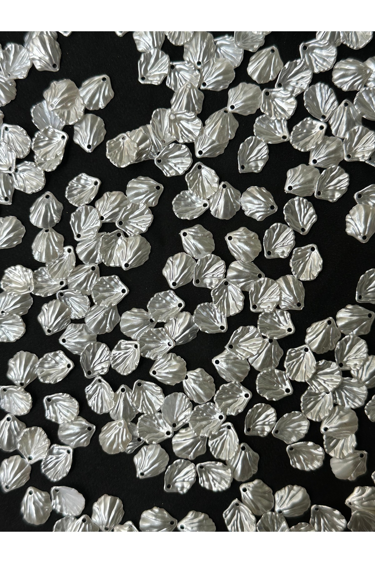 200 Pcs Thin White Pearl Leaf Acrylic Beads – 12mm Plastic Jewelry & Bracelet Accessory
