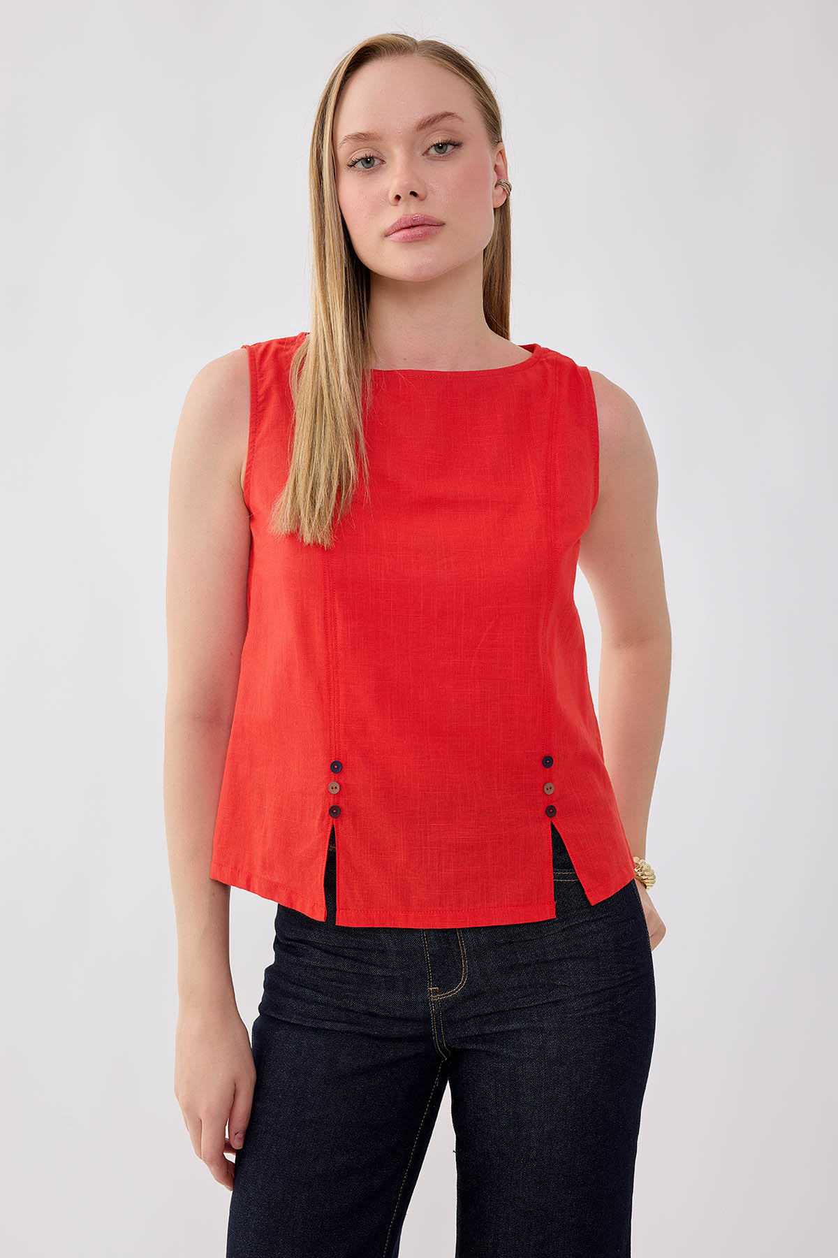 Vitrin  Sıfır Kol Düğmeli Keten Bluz - Görsel 2