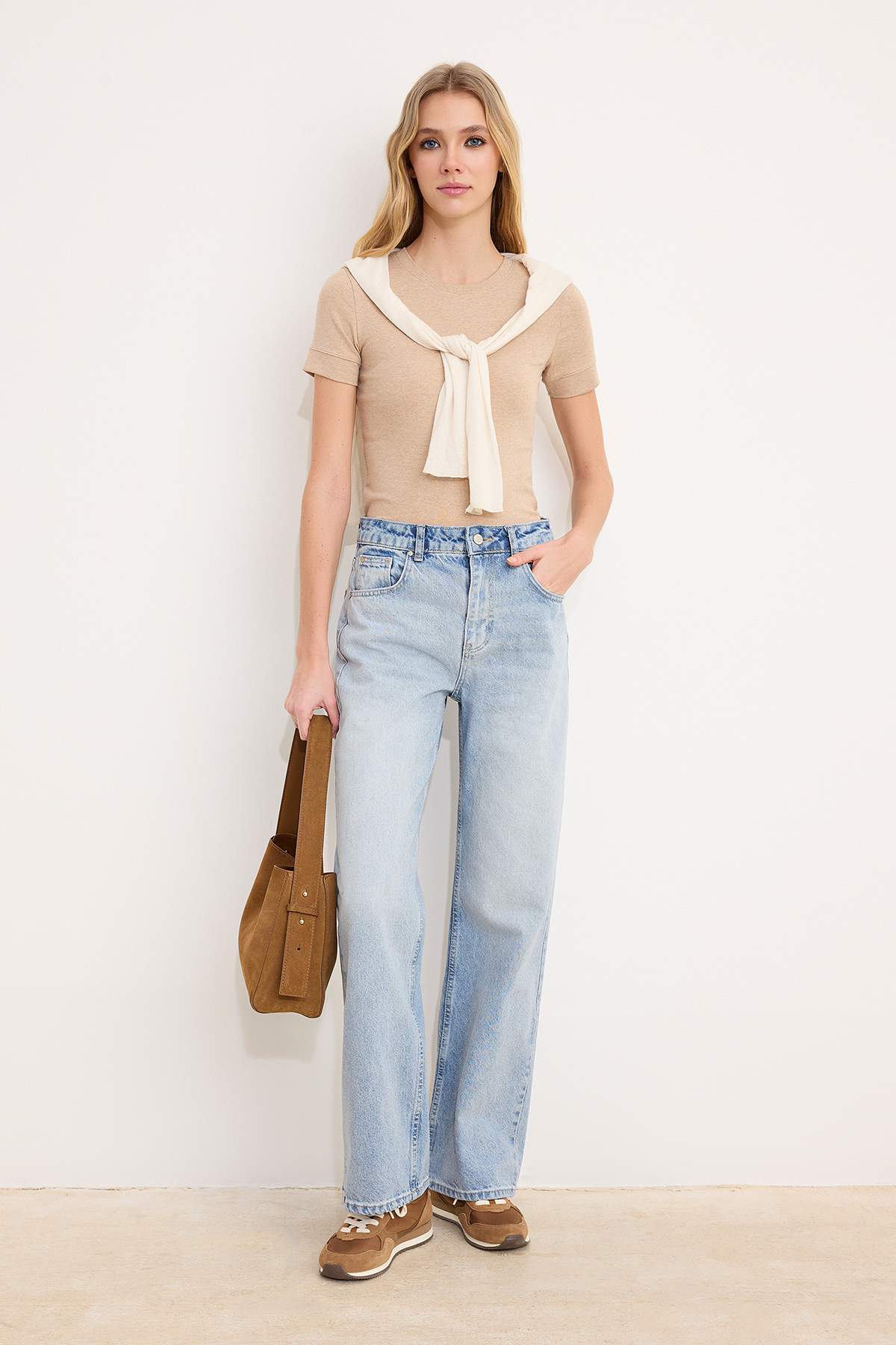 Trendyol Collection Blaue High-Waist-Jeans aus 100 % Baumwolle mit weitem Bei...