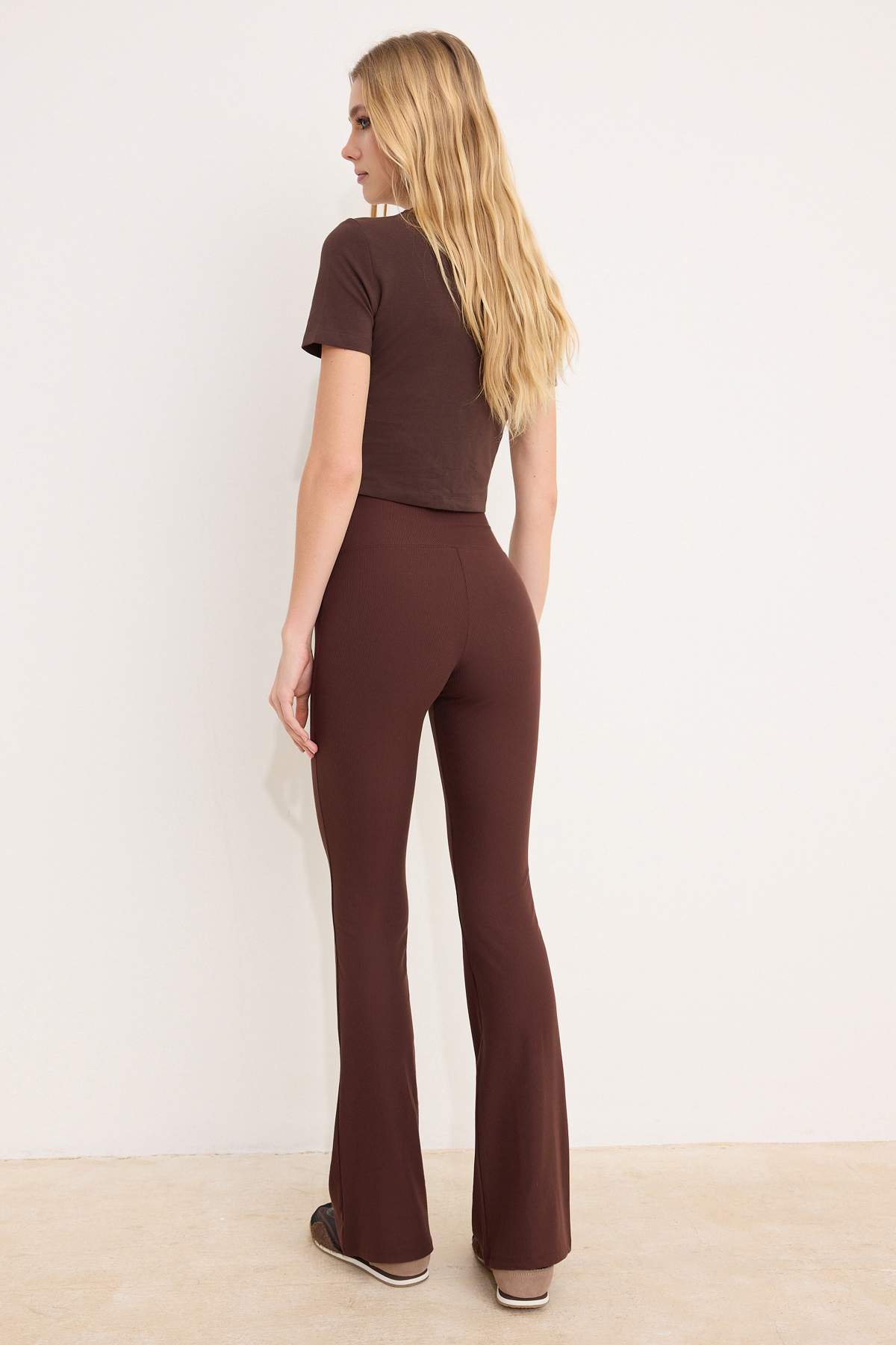 Trendyolmilla  Kahverengi Flare/İspanyol Paça Yüksek Bel Bağcıklı Uzun Fitilli Esnek Örme Pantolon TWOSS26PL00079 - Görsel 4