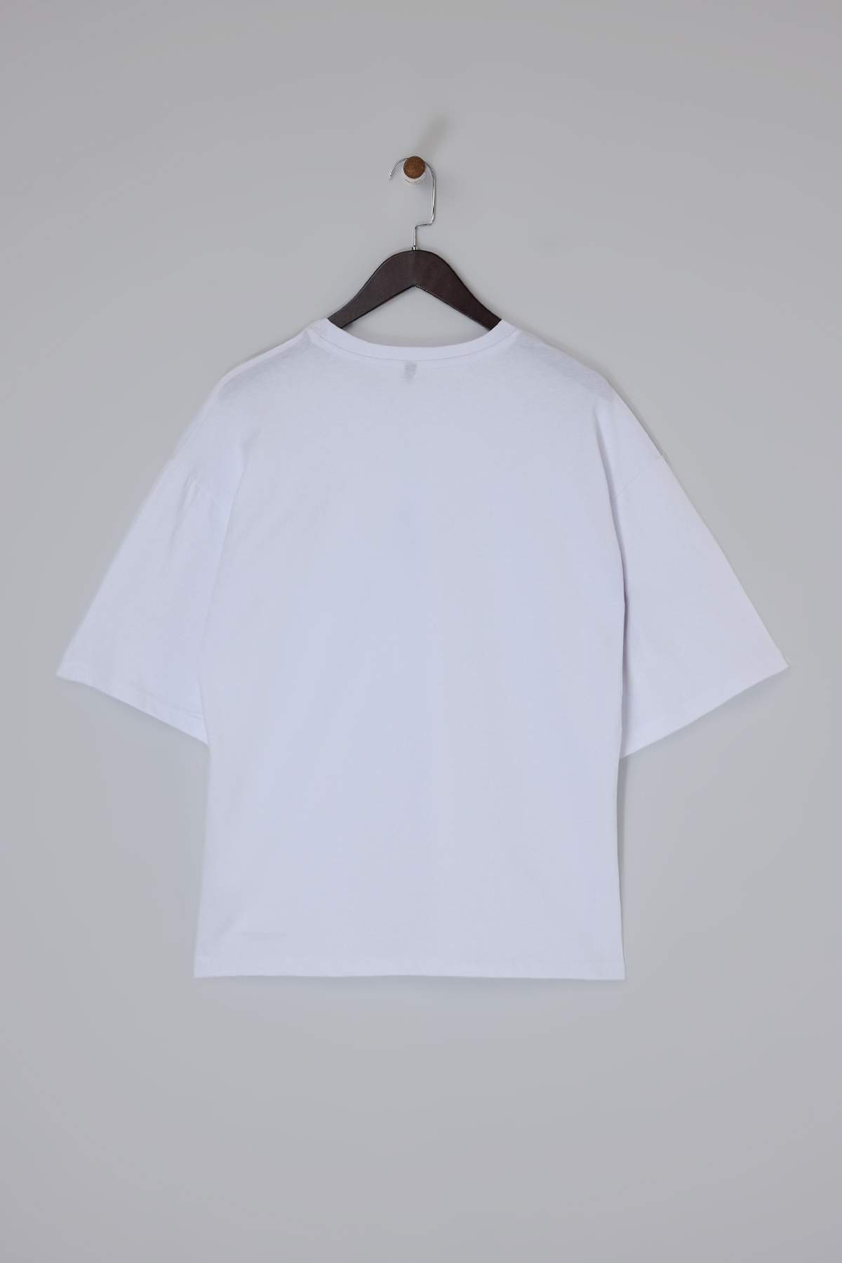Trendyol T-shirt Donna Girocollo In Cotone 100%, Manica Corta, Vestibilità Regolare, Taglia S Come Da Modello