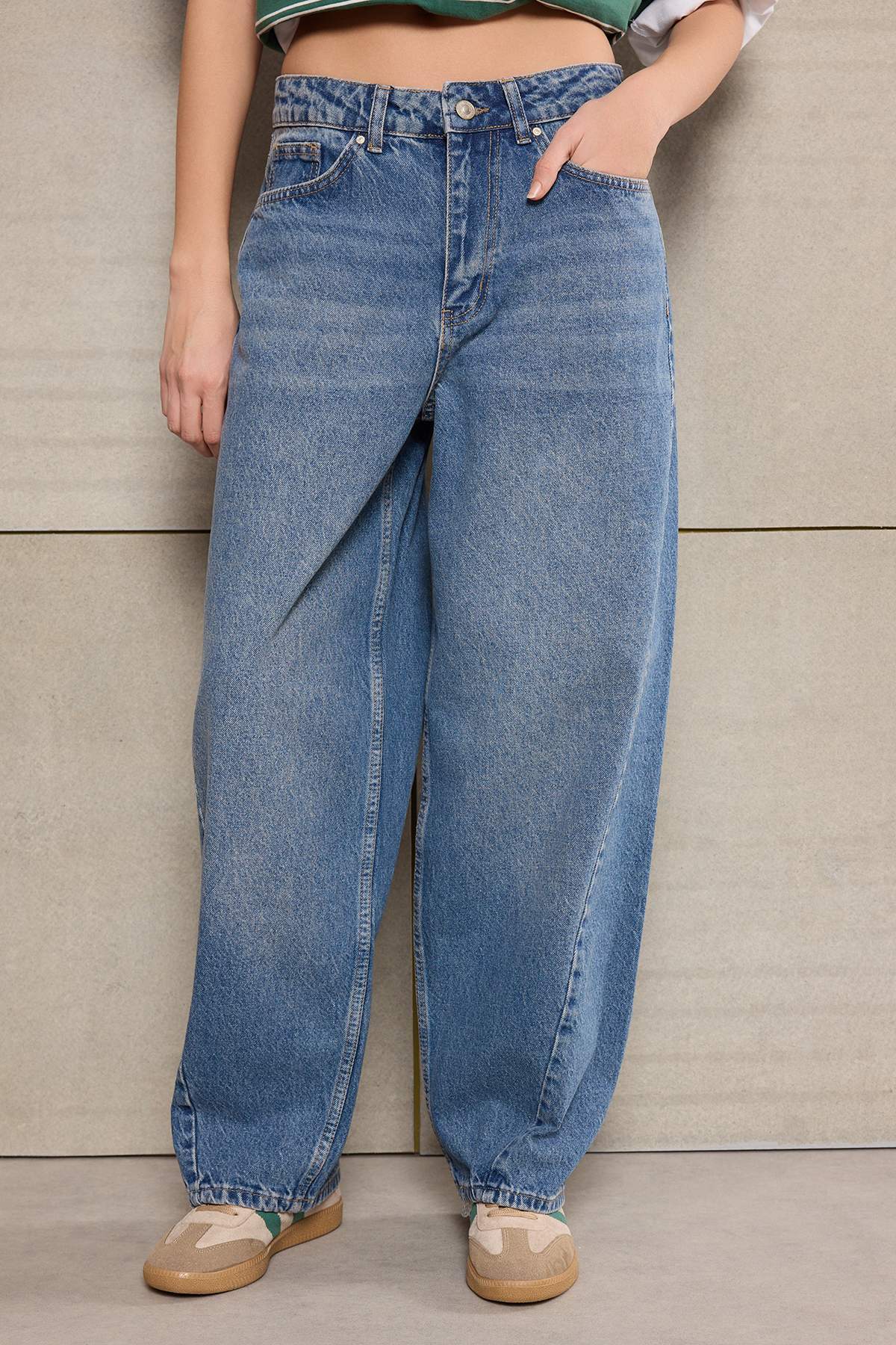 Trendyolmilla  Teen Mavi Dikiş Detaylı Yüksek Bel Baggy %100 Pamuk Jeans TWOSS26JE00084 - Görsel 4