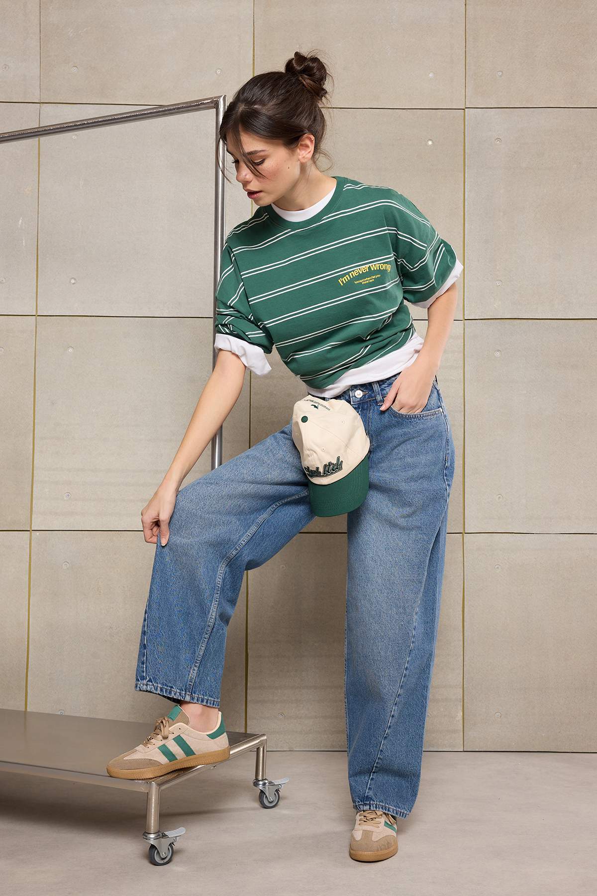 Trendyol Collection Blugi largi cu talie înaltă și cusături albastre, 100% bu...