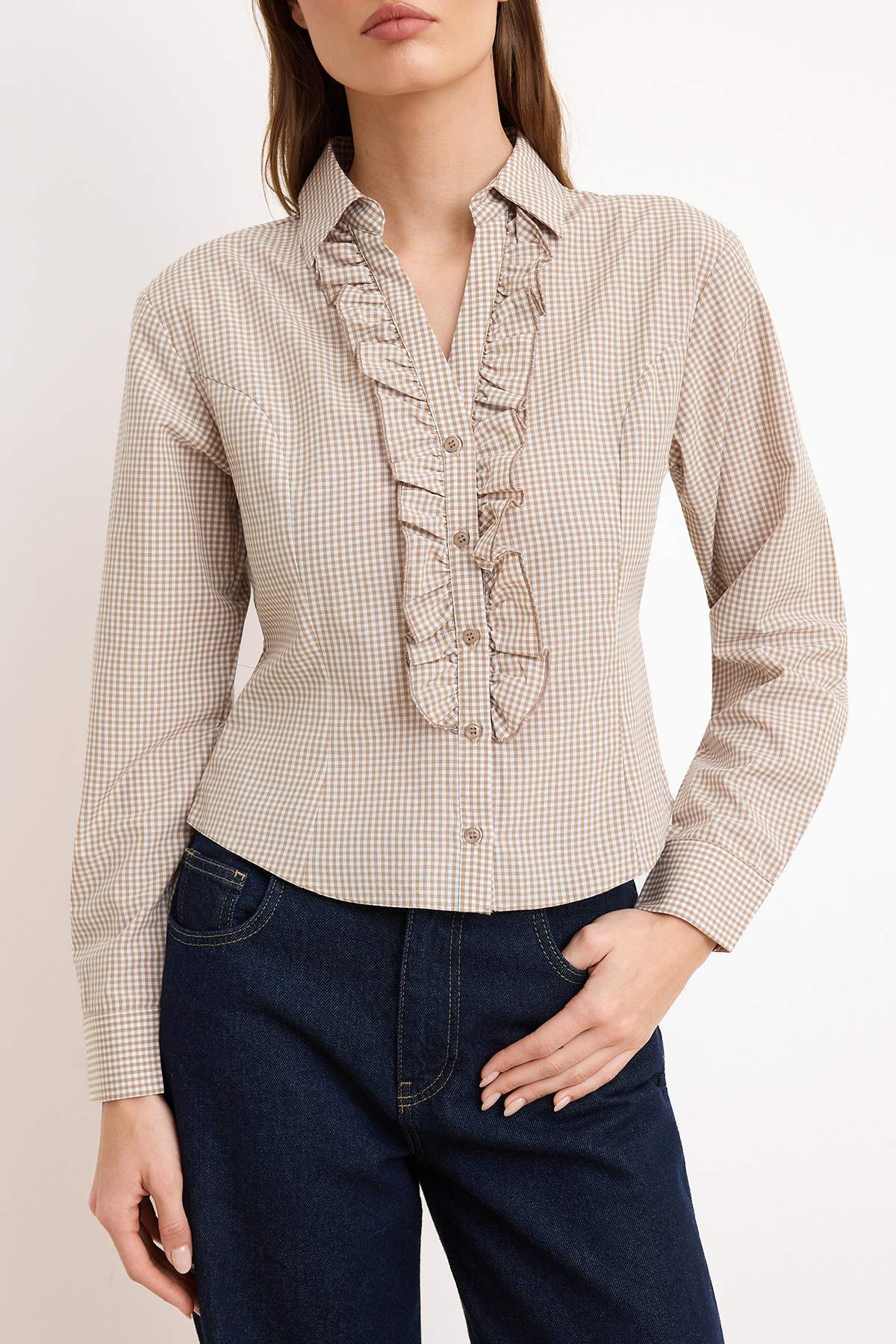 Trendyolmilla  Kahverengi Pötikare Bele Oturan Fırfırlı Gömlek TWOSS26GO00030 - Görsel 3