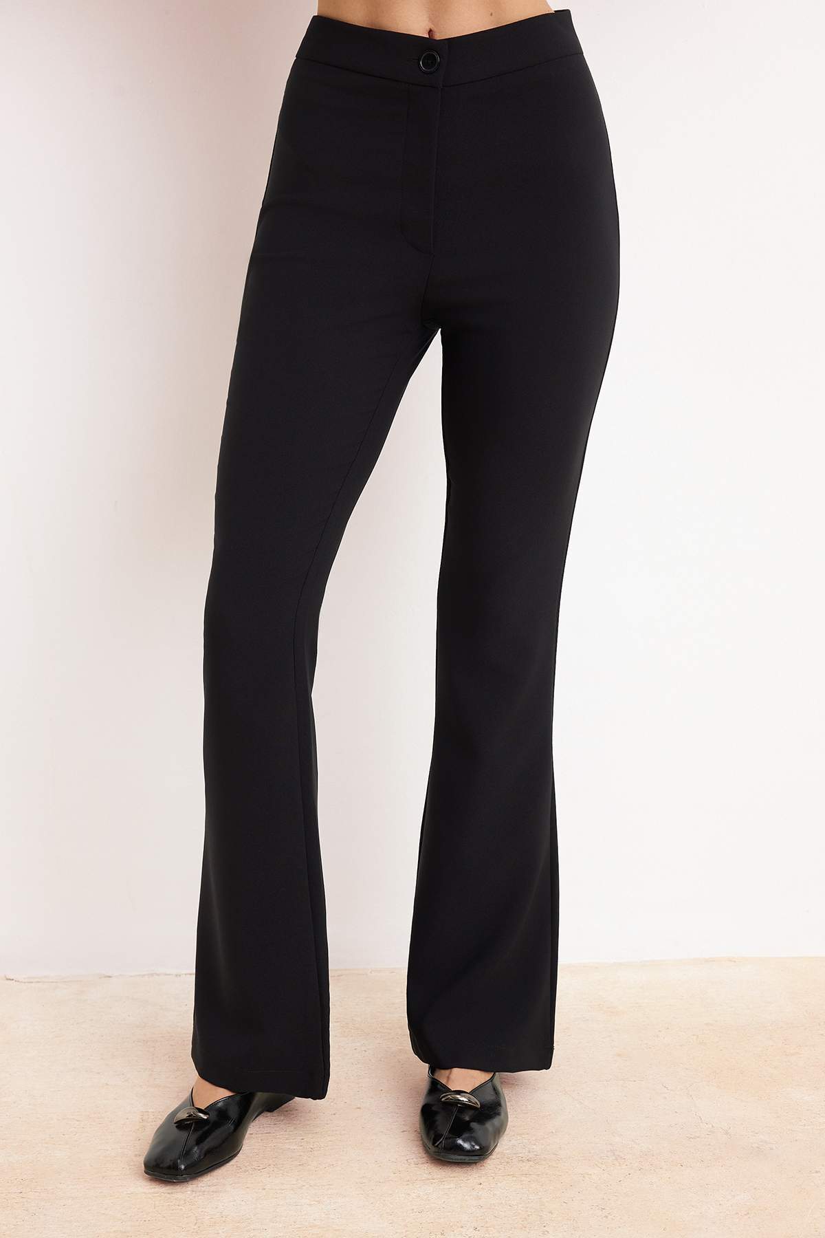 Trendyolmilla  Siyah Flare İspanyol Paça Yüksek Bel Bootcut Dokuma Kumaş Pantolon TWOAW20PL0094 - Görsel 3