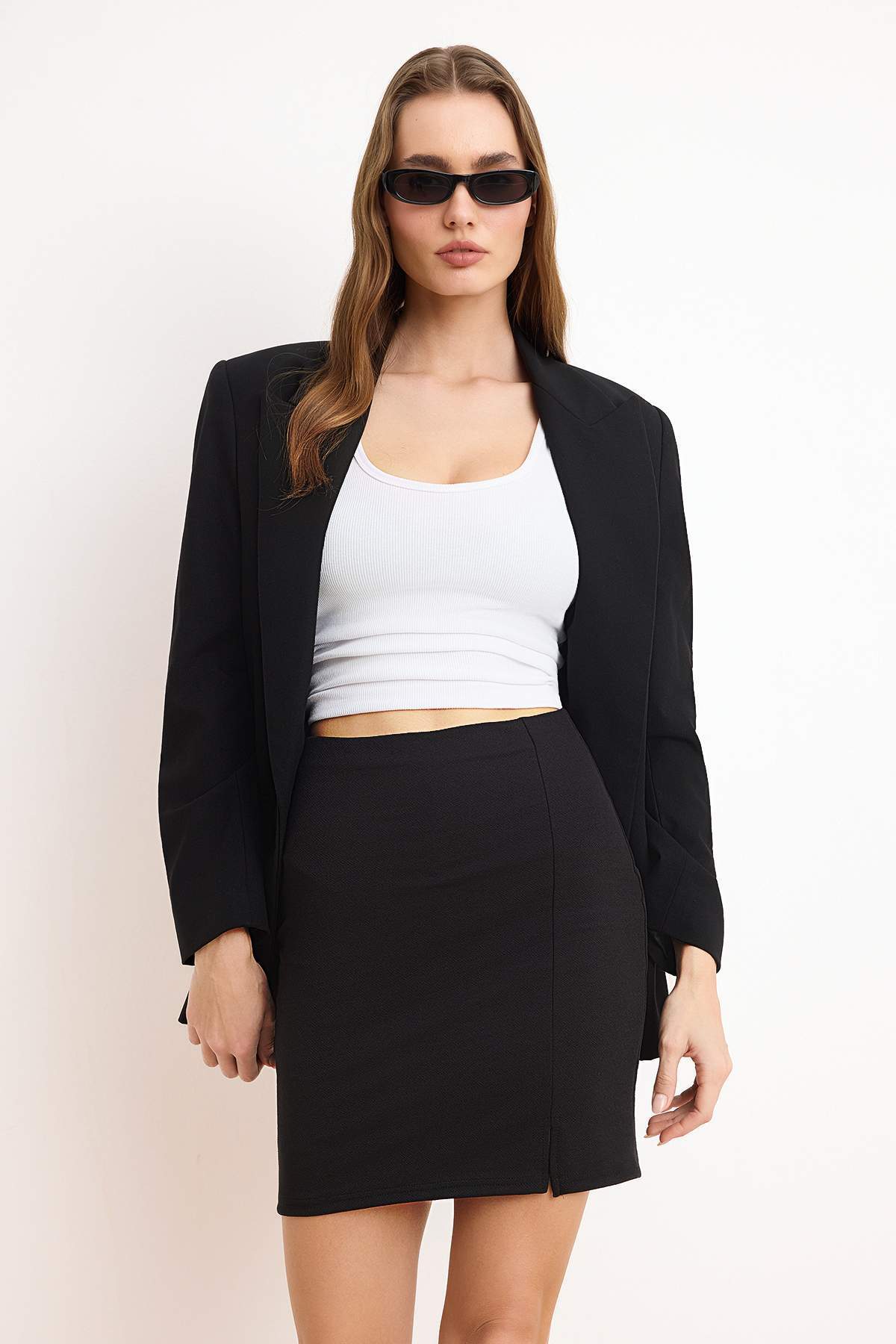 Trendyolmilla  Siyah Düz Kalem Yırtmaçlı Normal Bel Mini İnterlok Örme Etek TWOSS26ET00064 - Görsel 2