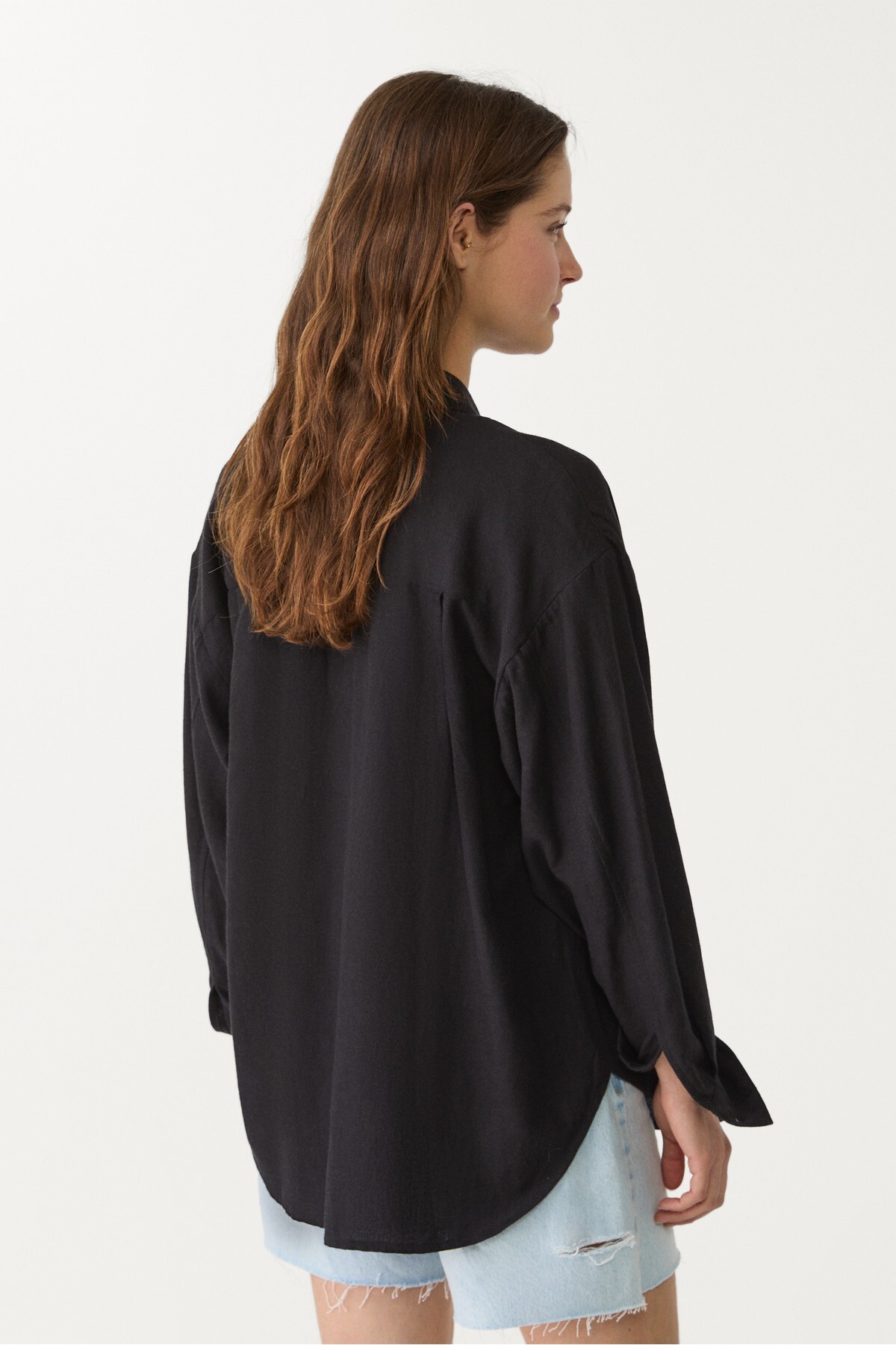 Stradivarius  Keten karışımlı dökümlü gömlek - Görsel 4