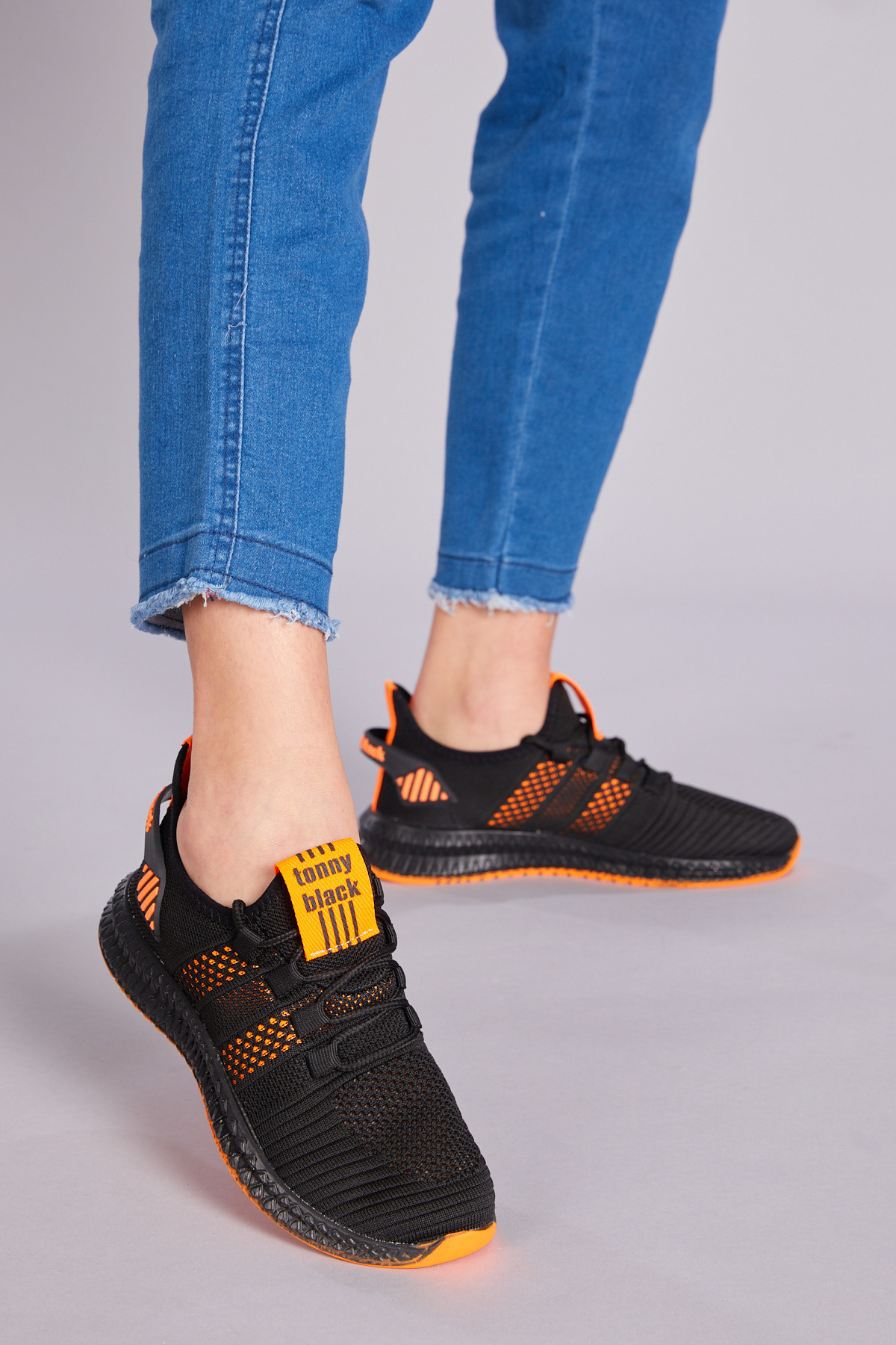 Tonny Black Unisex Siyah Turuncu Rahat Kalıp Yanı Şerit Deseli Bağcıklı Spor Ayakkabı görsel 3