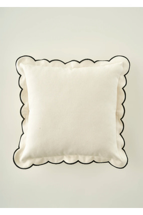 Bella Maison Scallop Kenar Kırlent Kılıfı Siyah (43x43 cm)