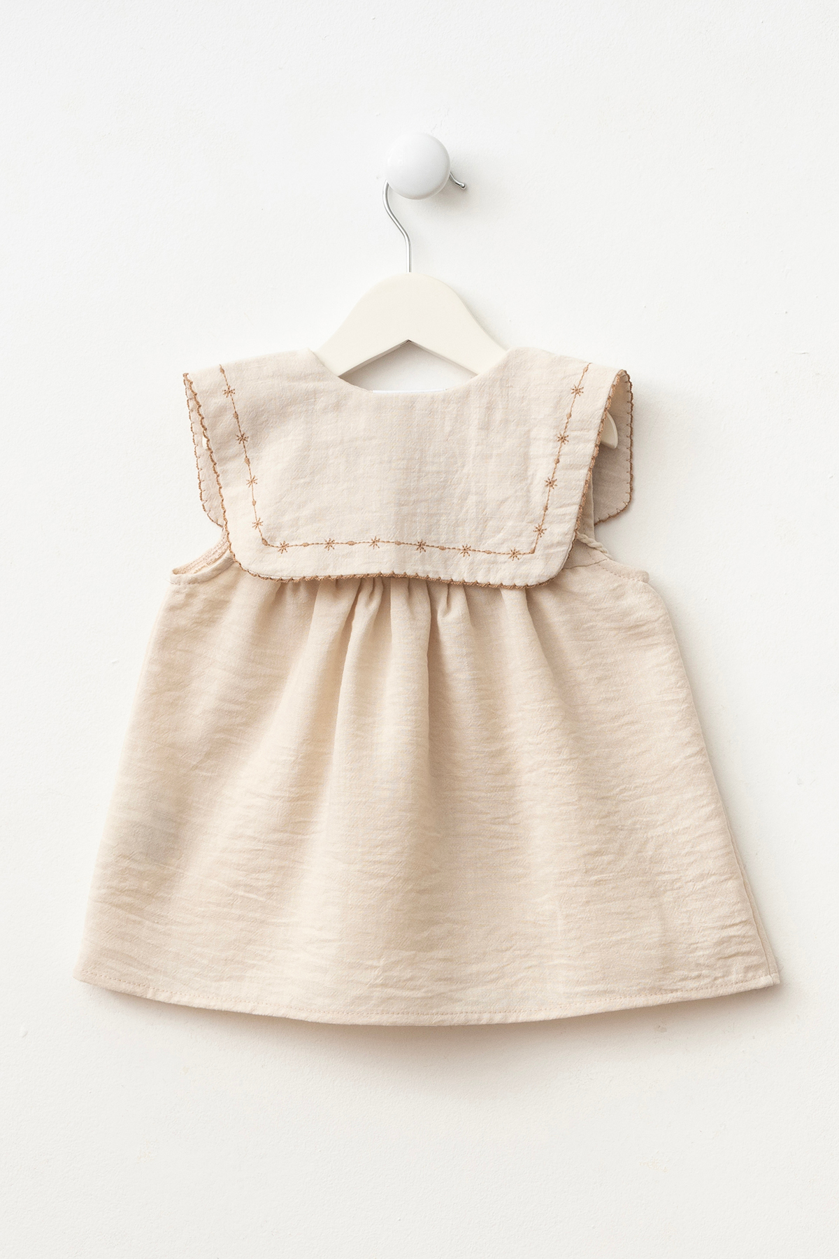 Minipodyum Kız Bebek Yakası Nakışlı Çantalı Bayramlık Keten Elbise fotoğrafı 4 (önizleme)