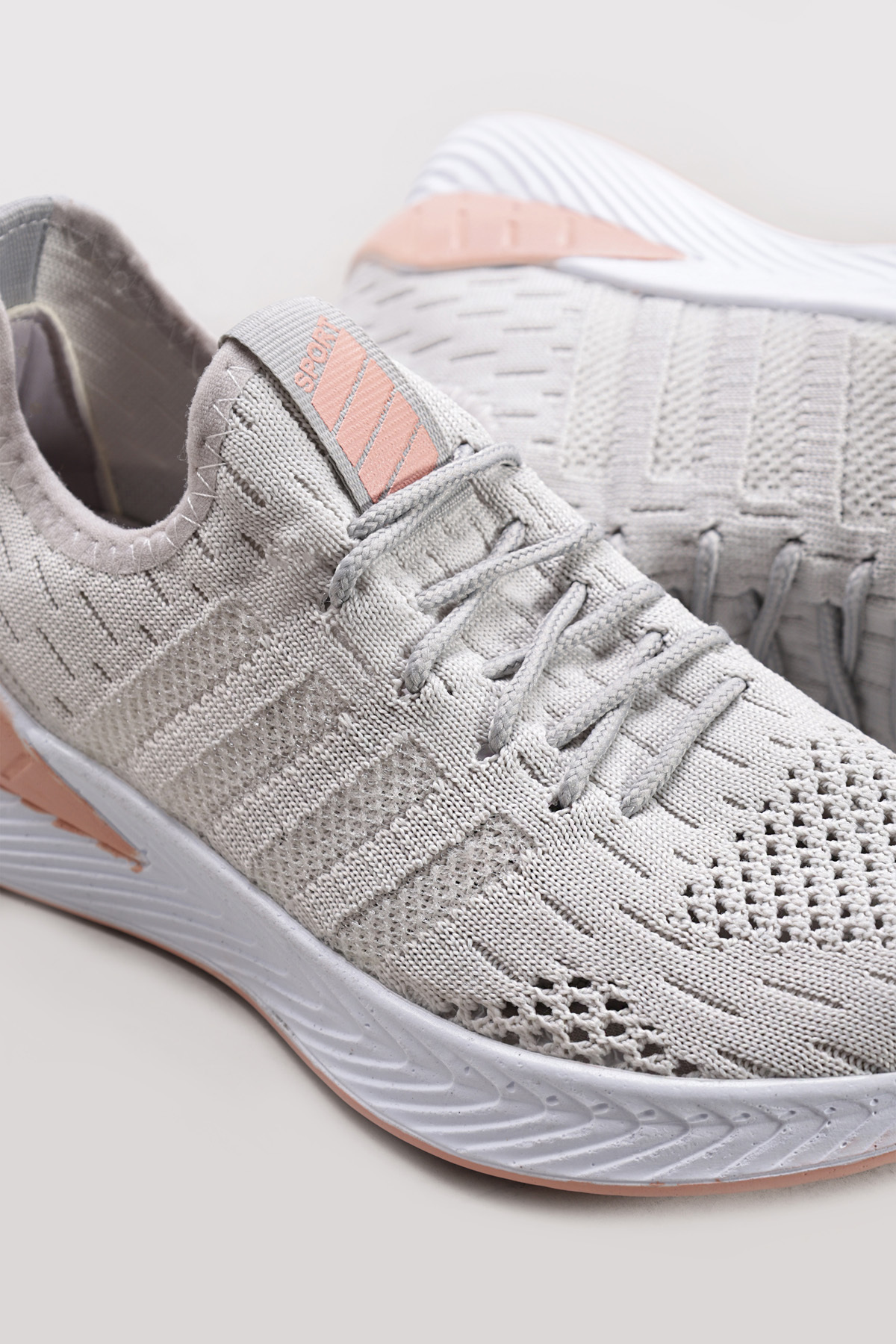 حذاء رياضي نسائي ذو نعل تشريحي للمشي اليومي 925za0...